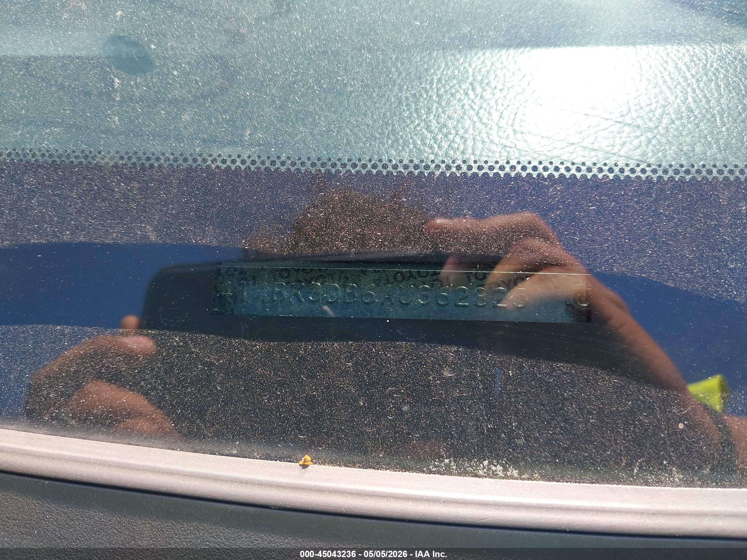 TOYOTA AVALON image 9