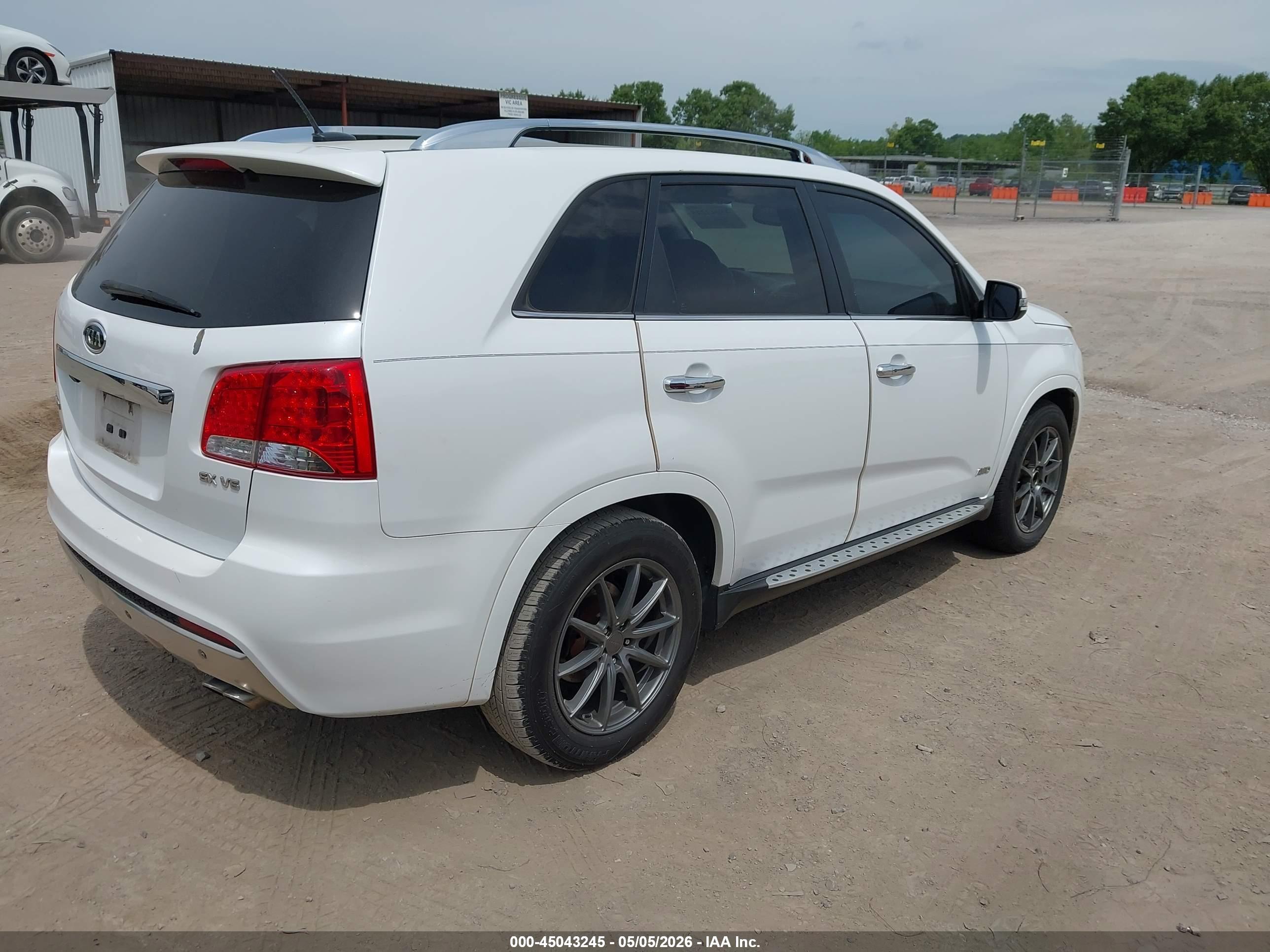 KIA SORENTO image 4