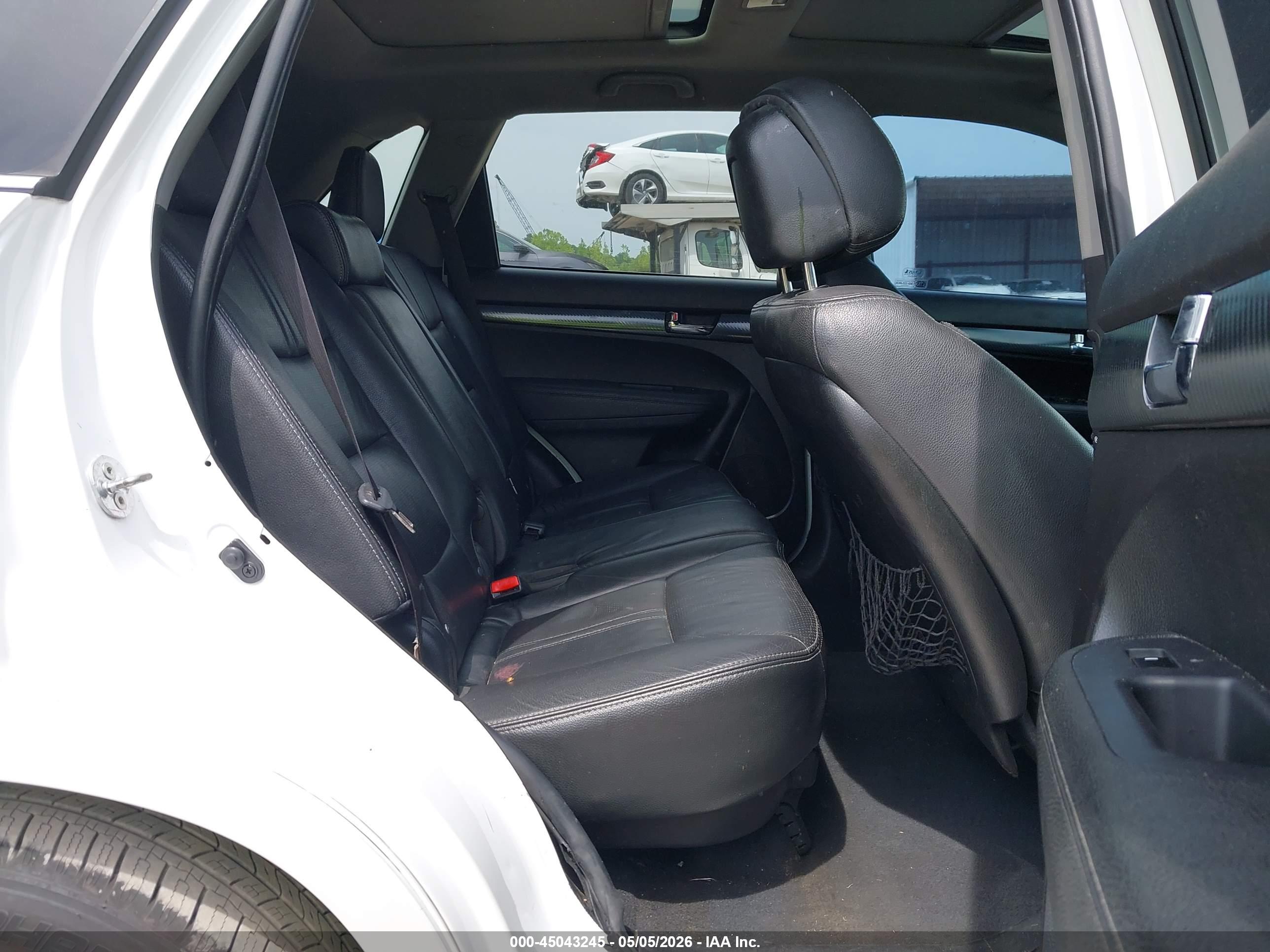 KIA SORENTO image 8