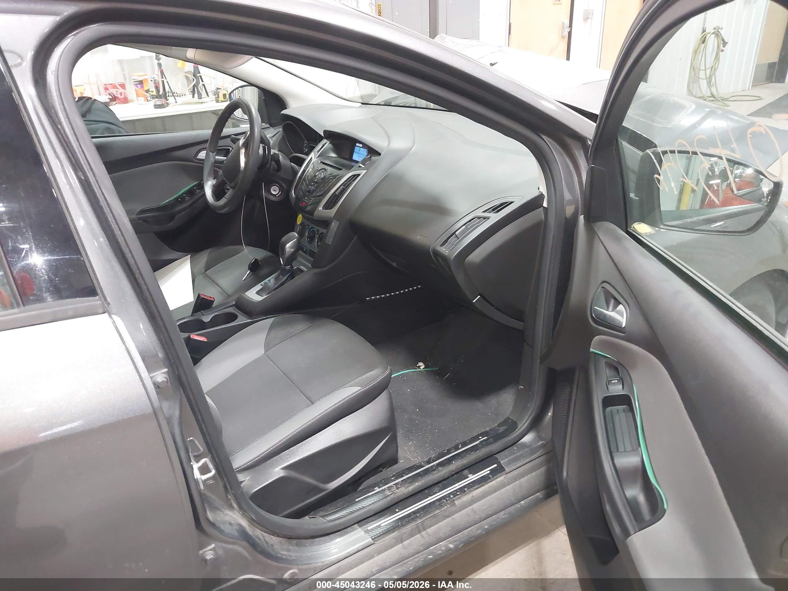 FORD FOCUS image 5