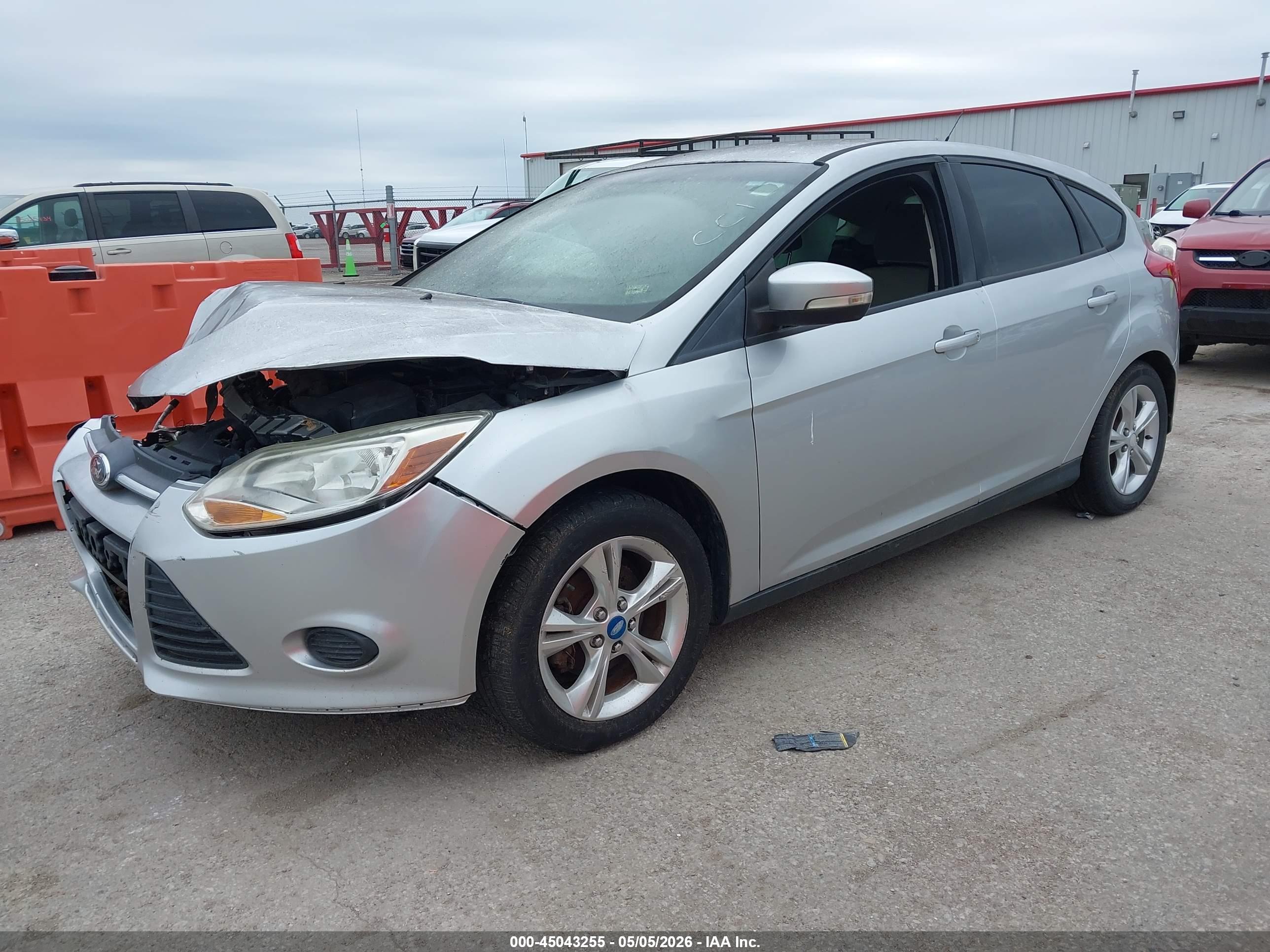 FORD FOCUS image 2