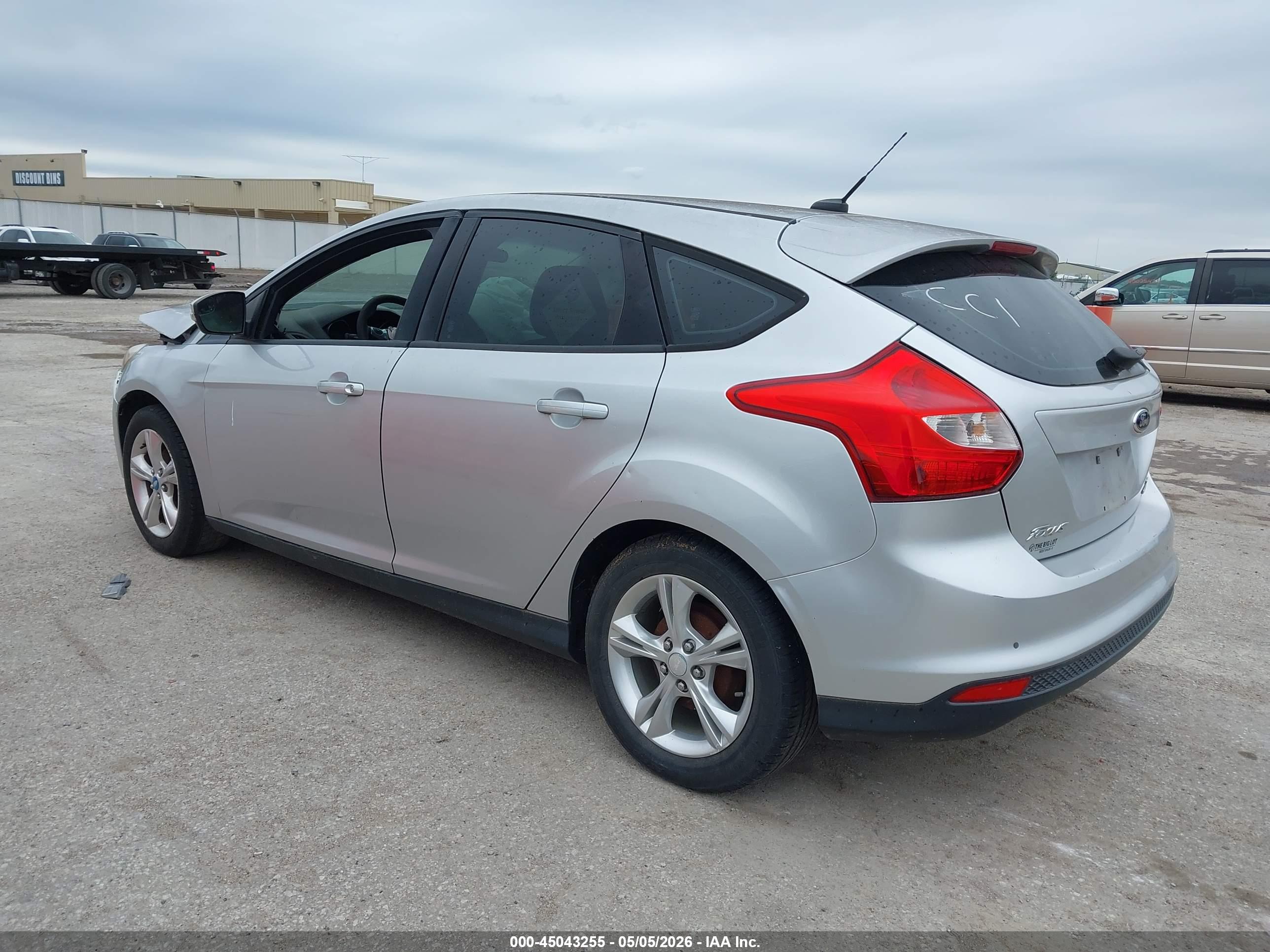 FORD FOCUS image 3