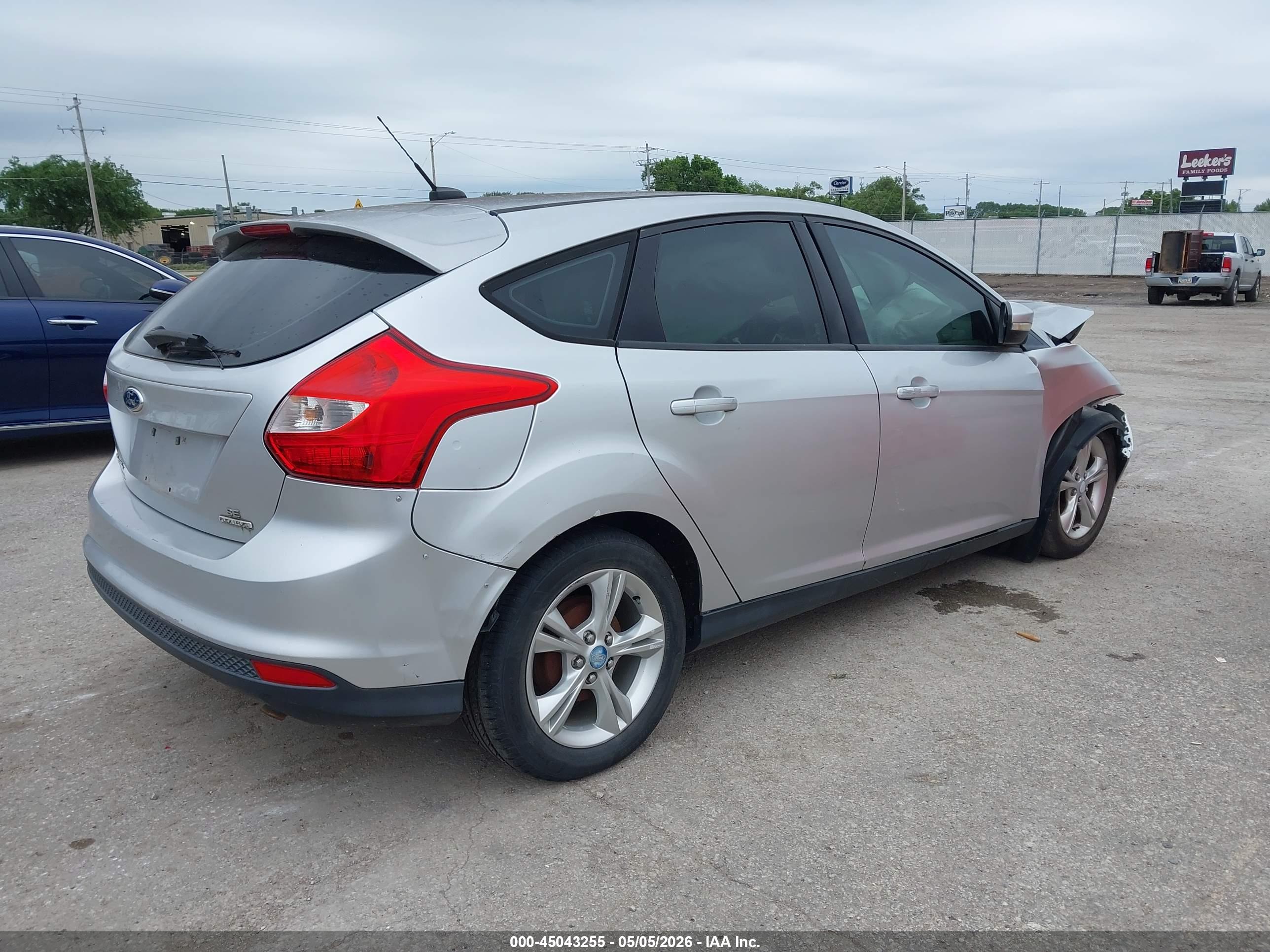 FORD FOCUS image 4