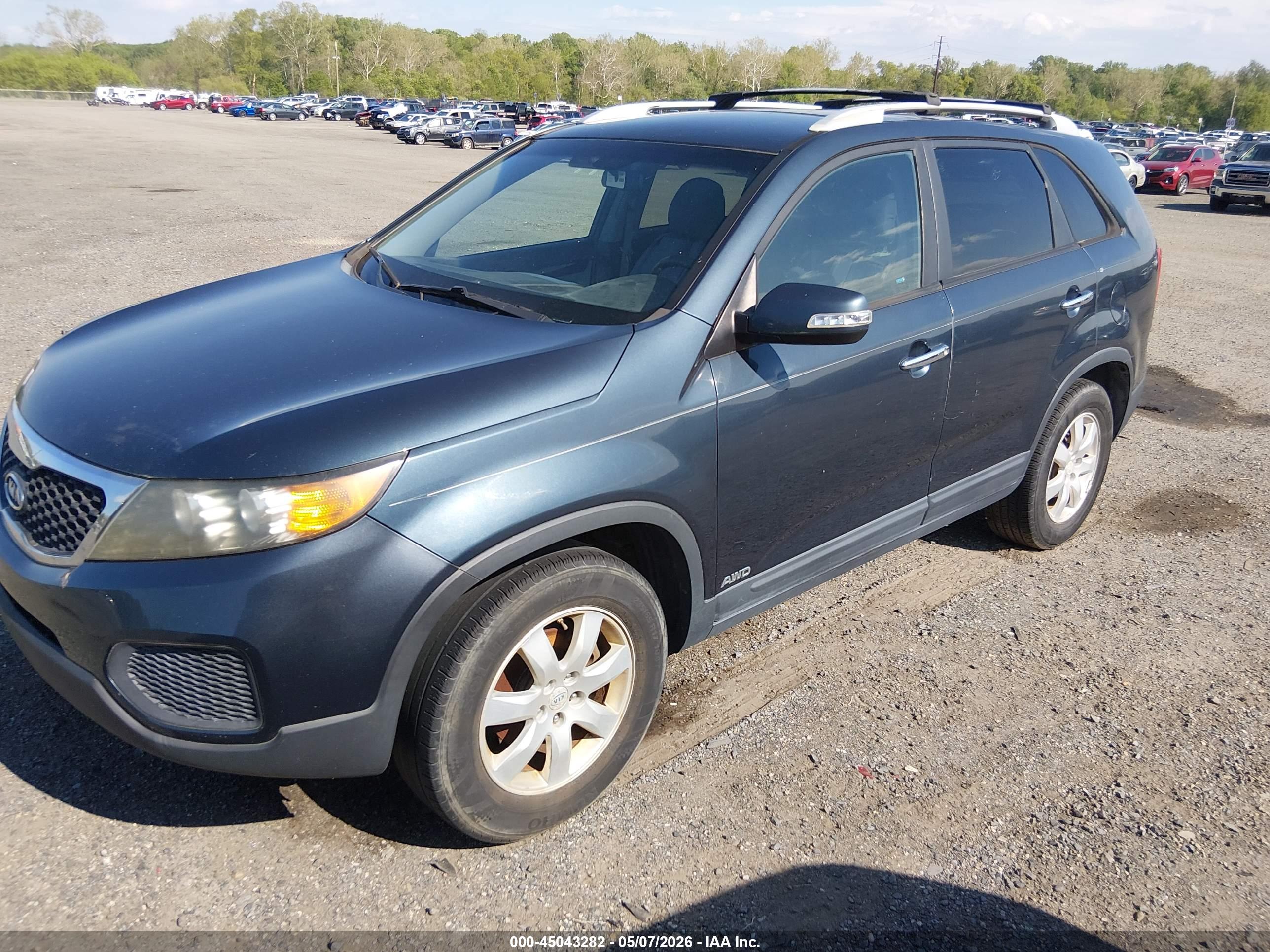 KIA SORENTO image 2