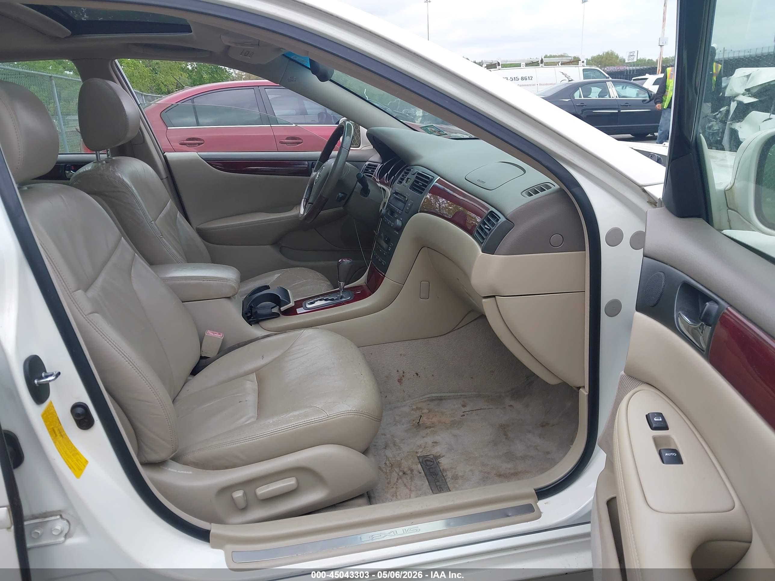 LEXUS ES image 5