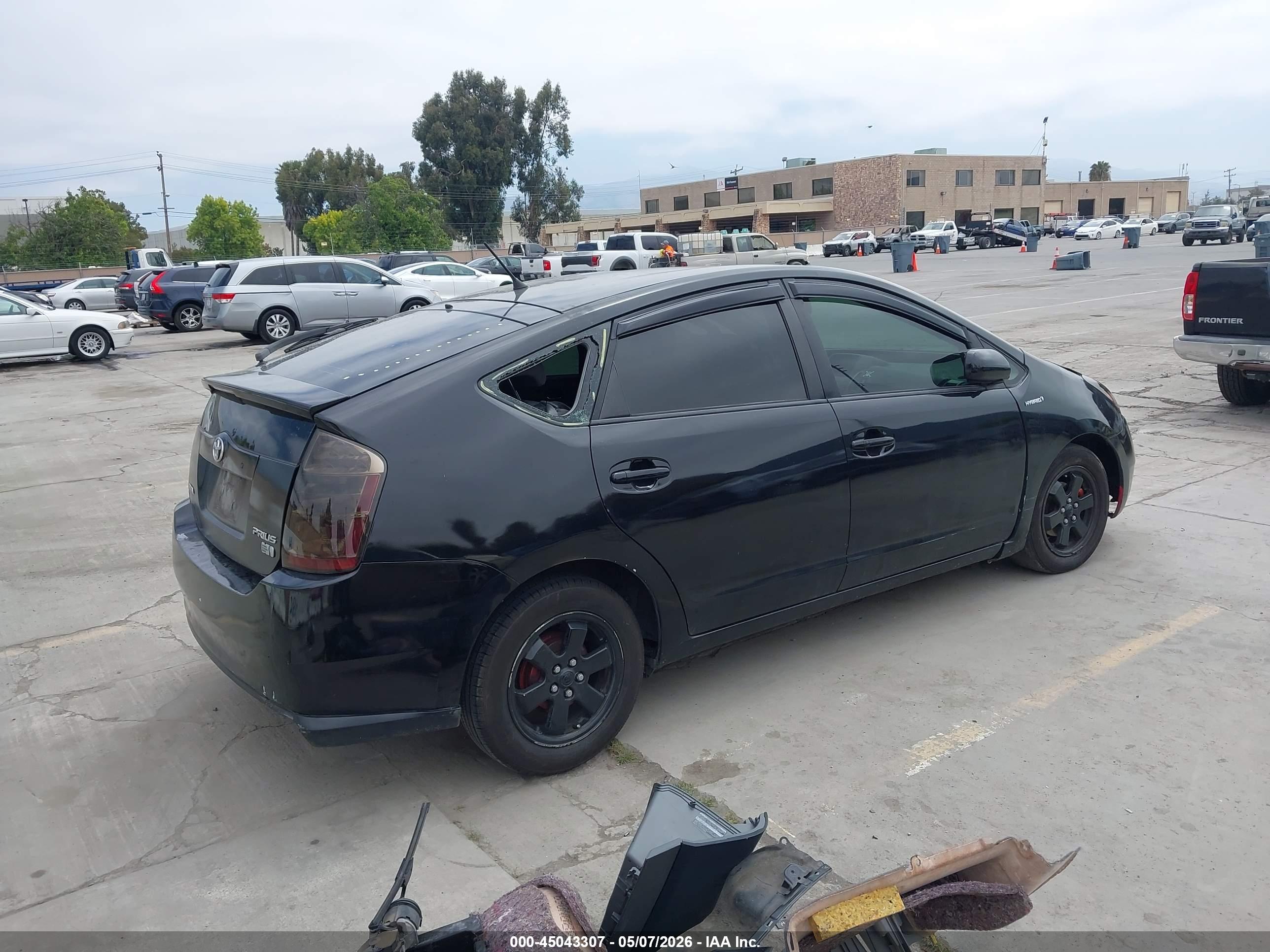 TOYOTA PRIUS image 4