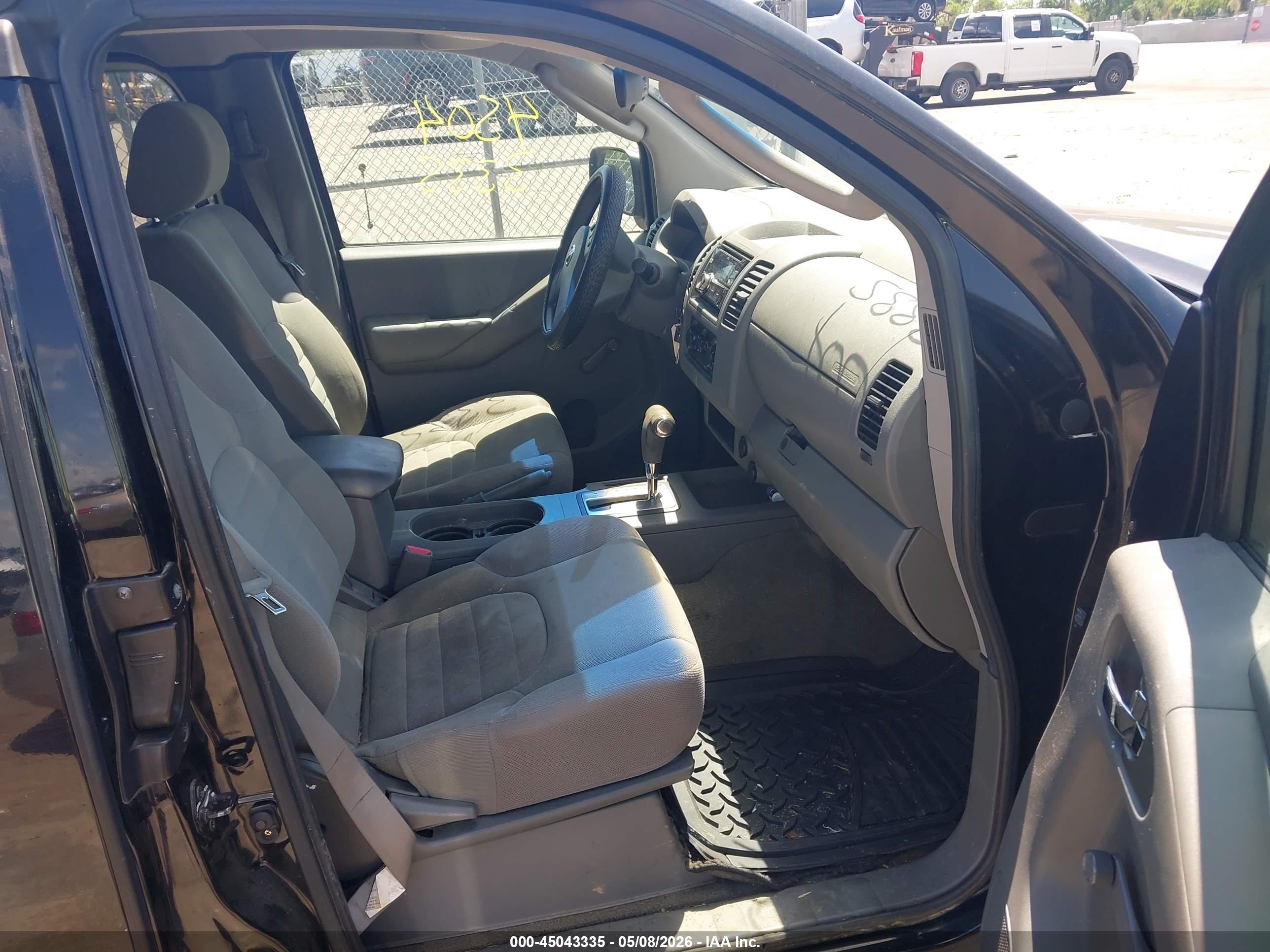 NISSAN FRONTIER image 5