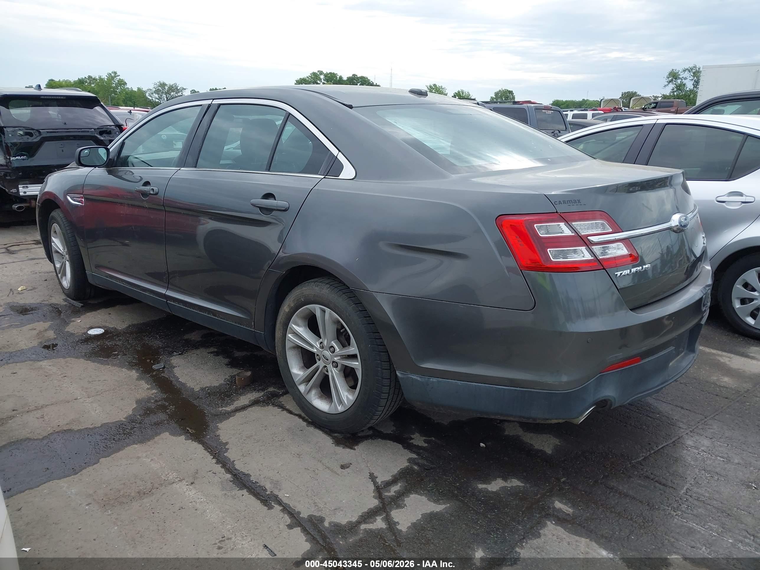 FORD TAURUS image 3