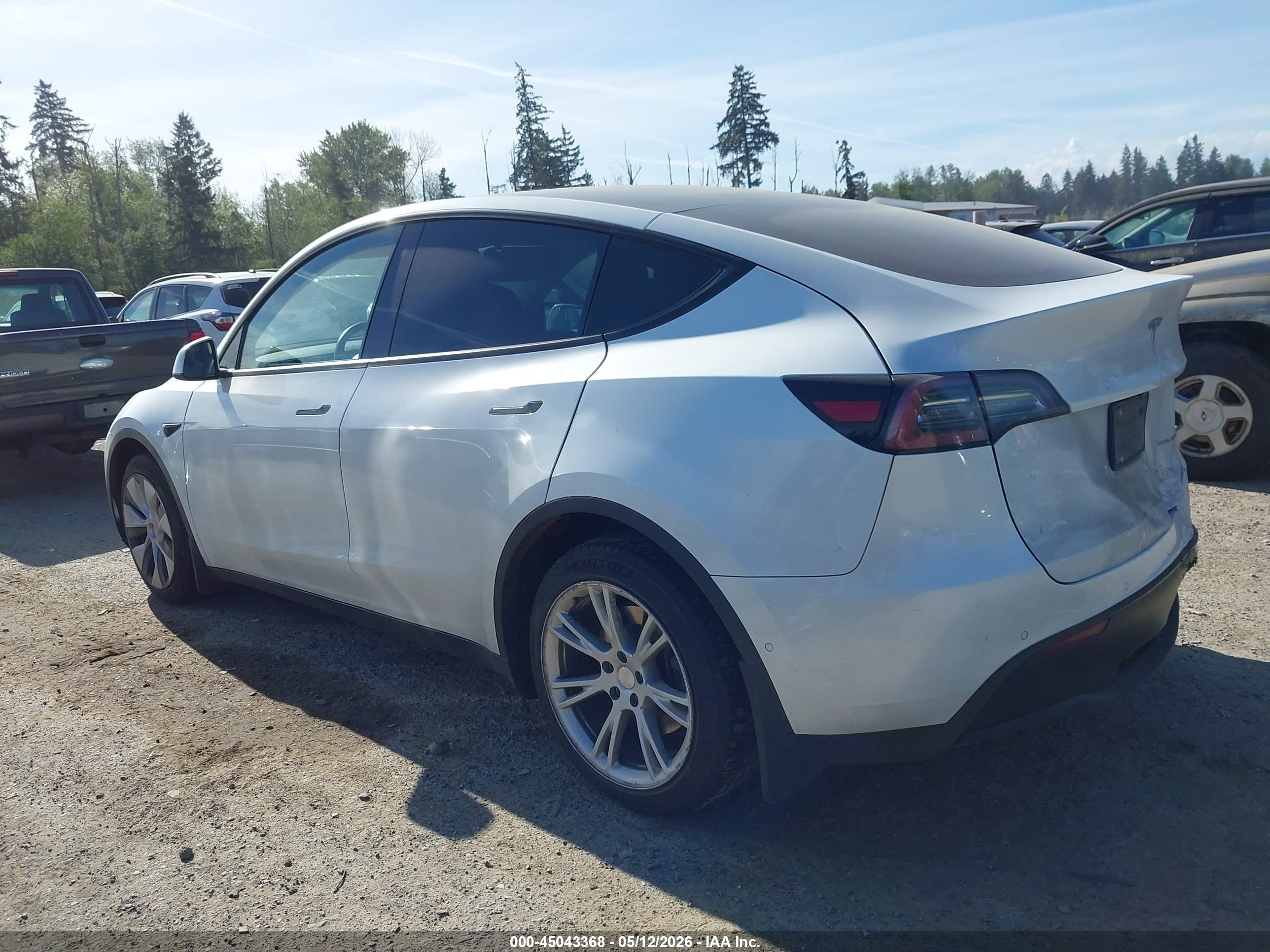 TESLA MODEL image 3