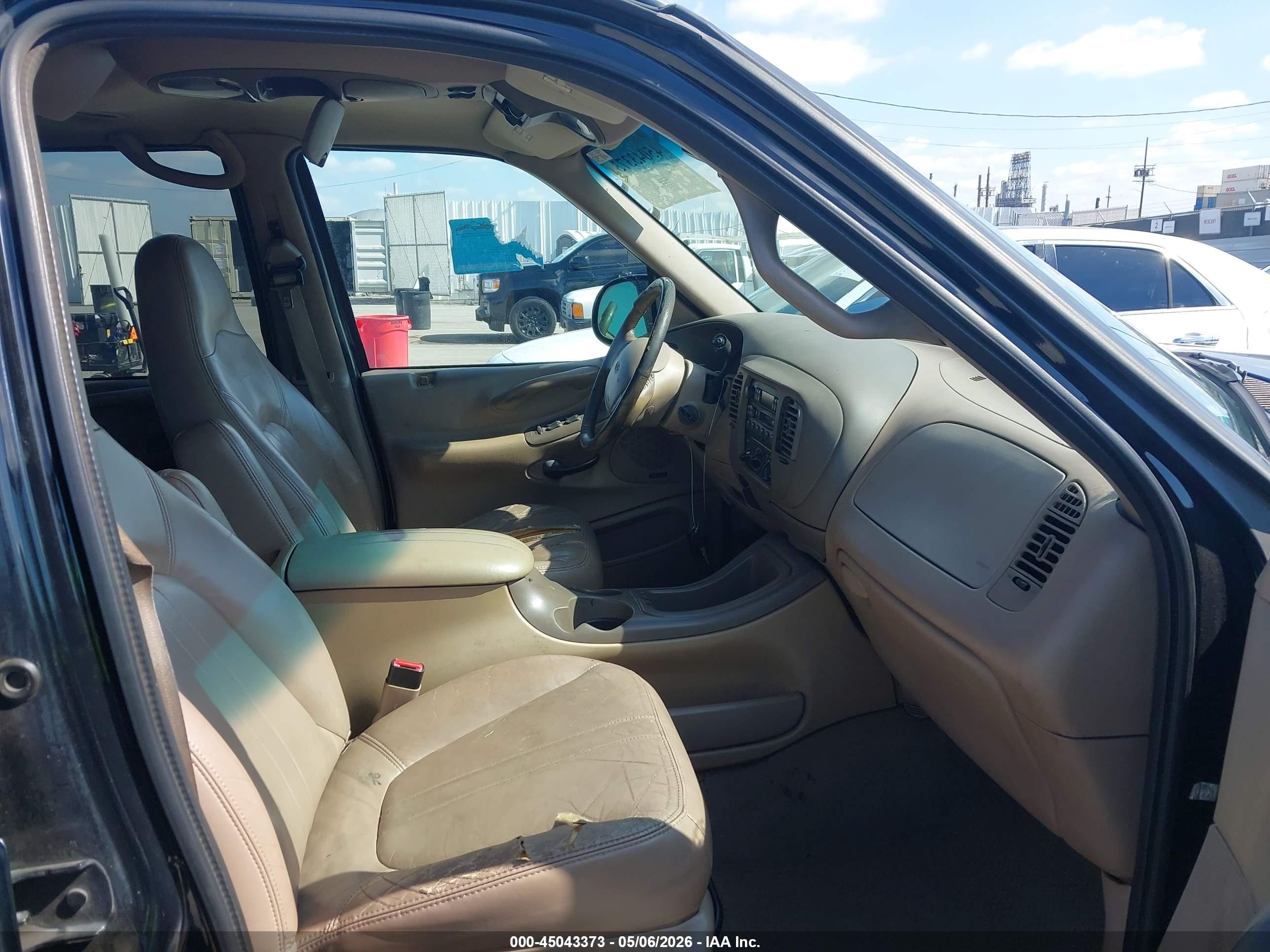 FORD EXPEDITION image 5