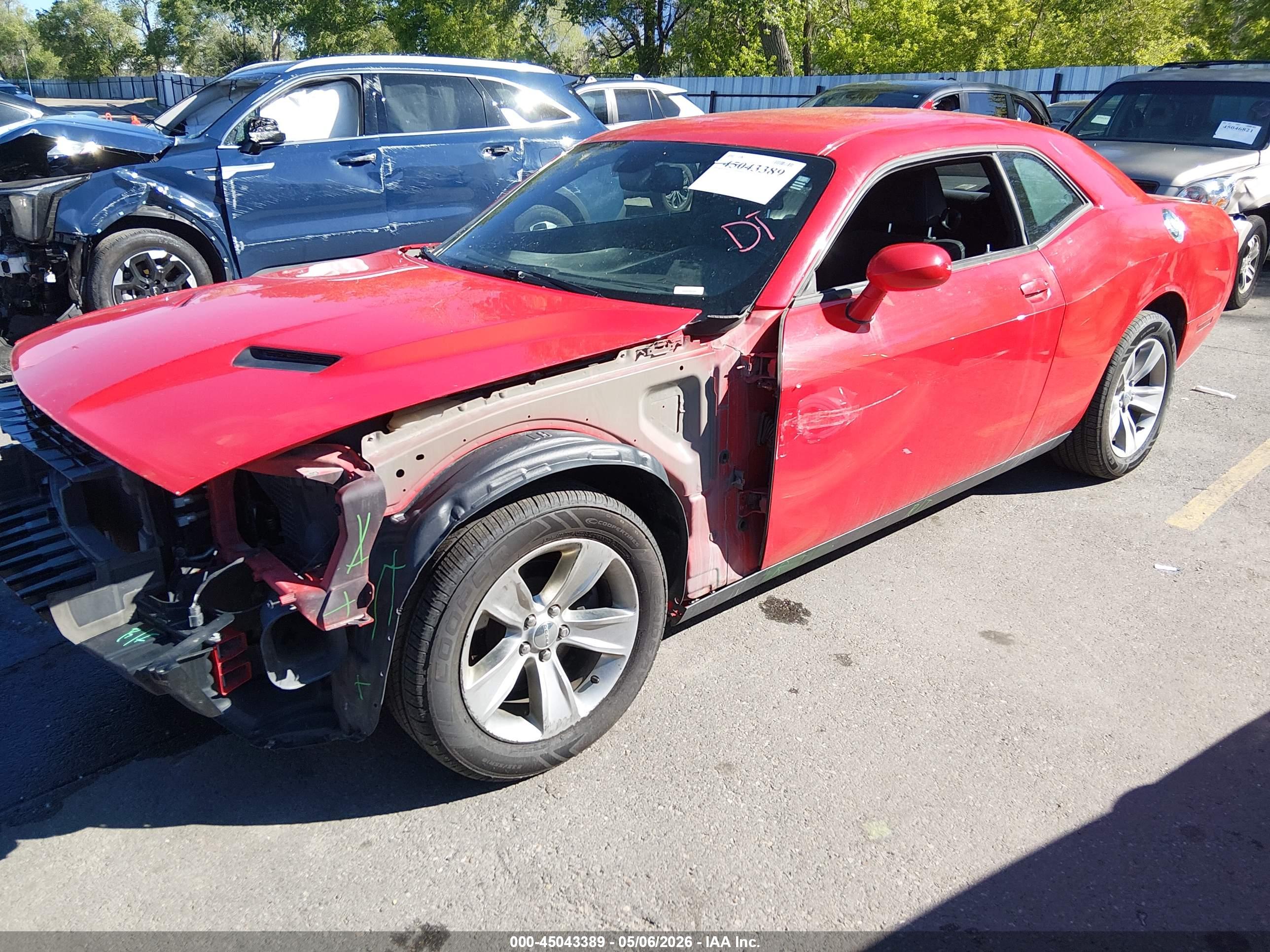 DODGE CHALLENGER image 2