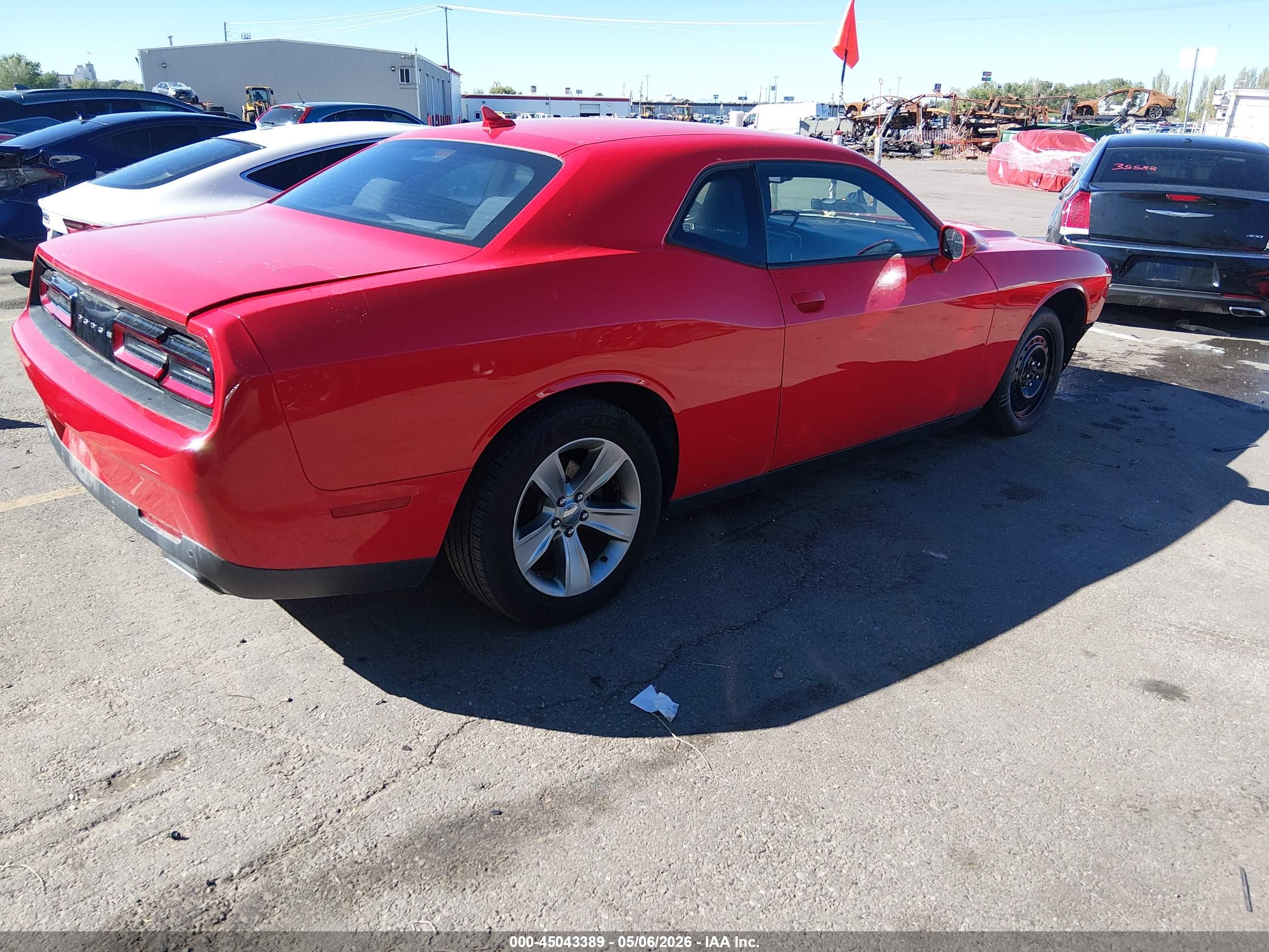 DODGE CHALLENGER image 4