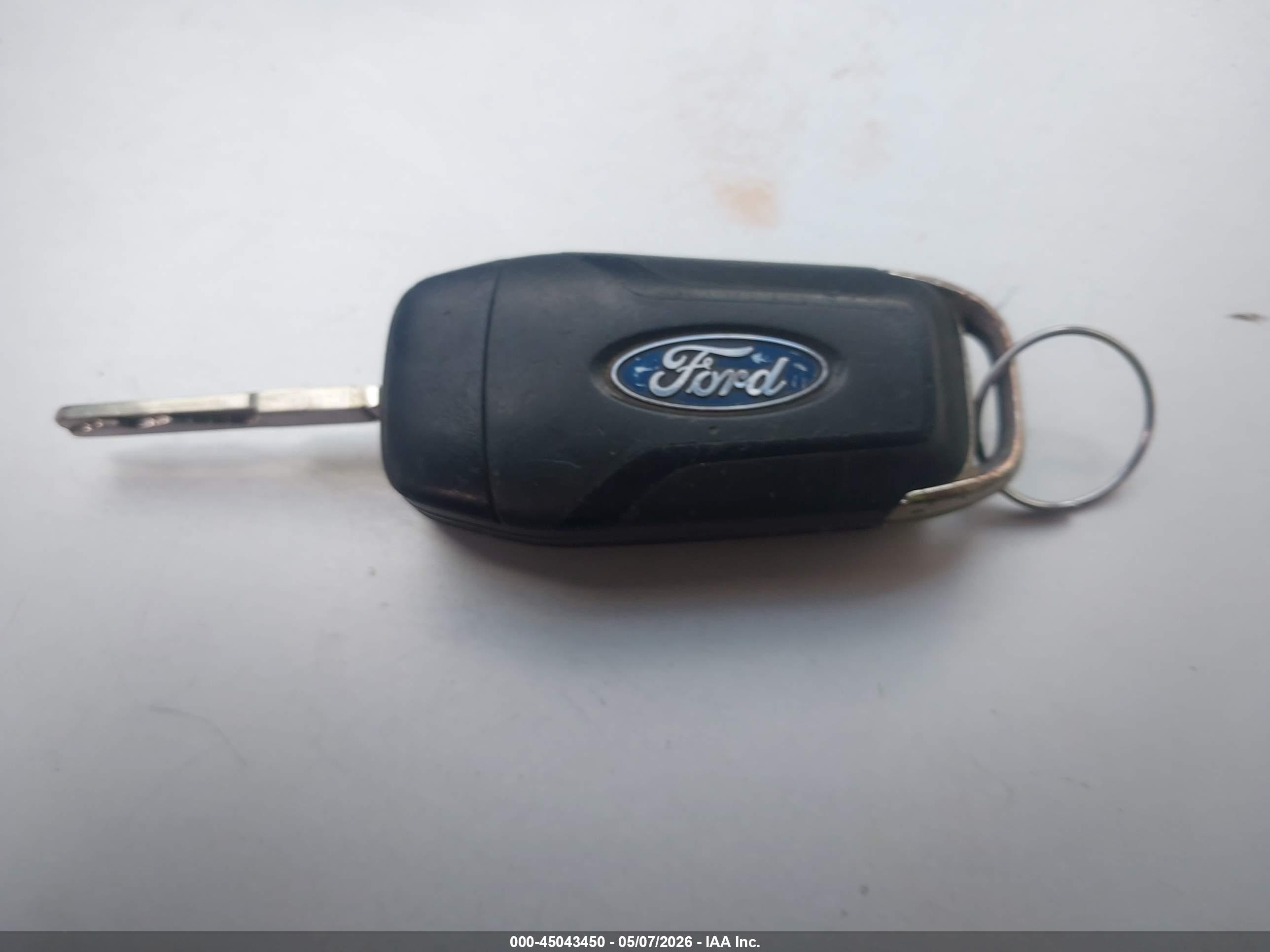 FORD FUSION image 11