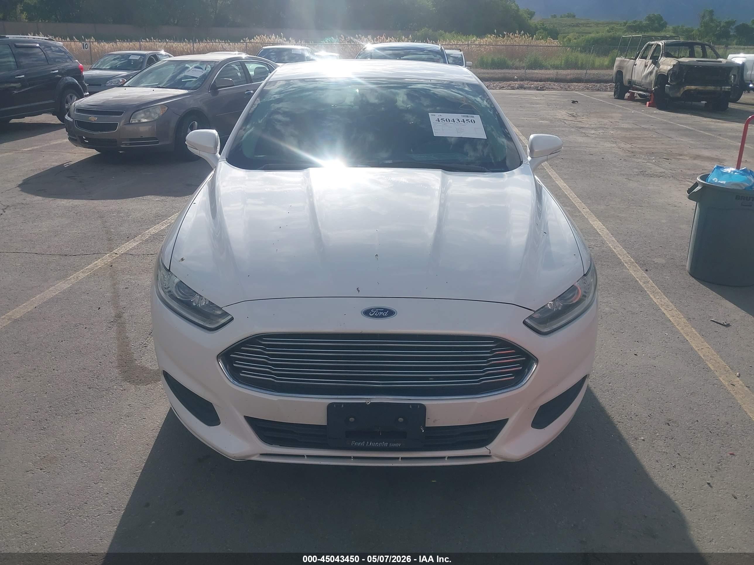 FORD FUSION image 6
