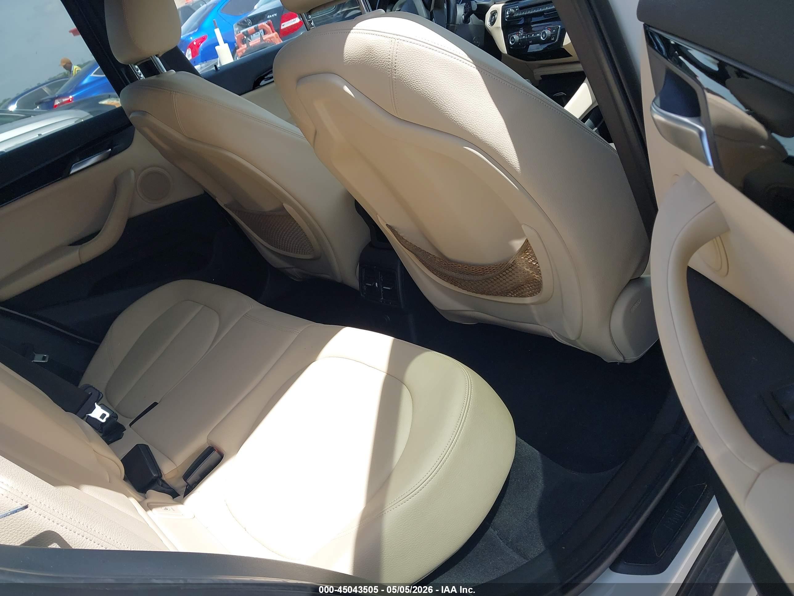 BMW X1 image 8