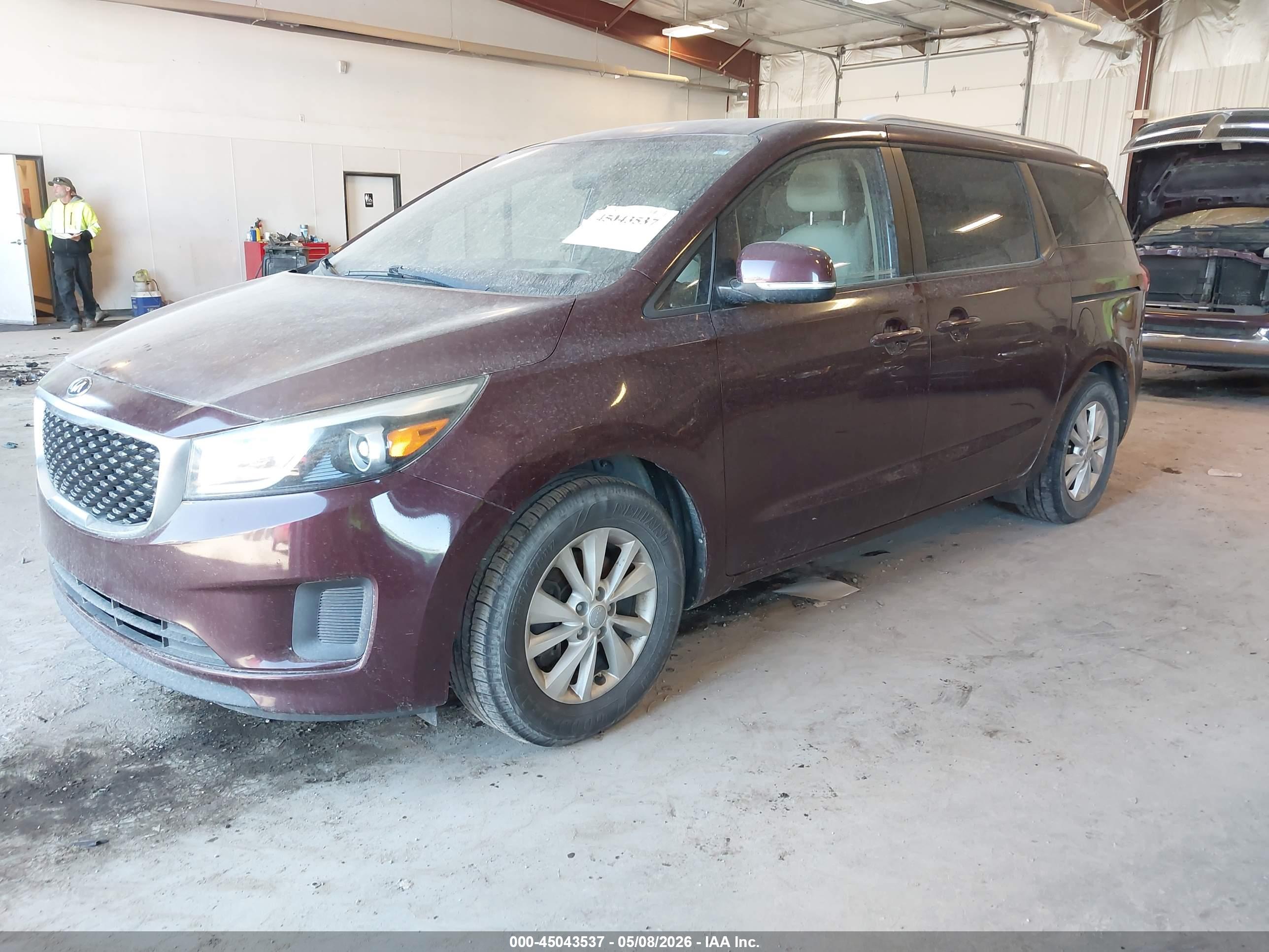 KIA SEDONA image 2
