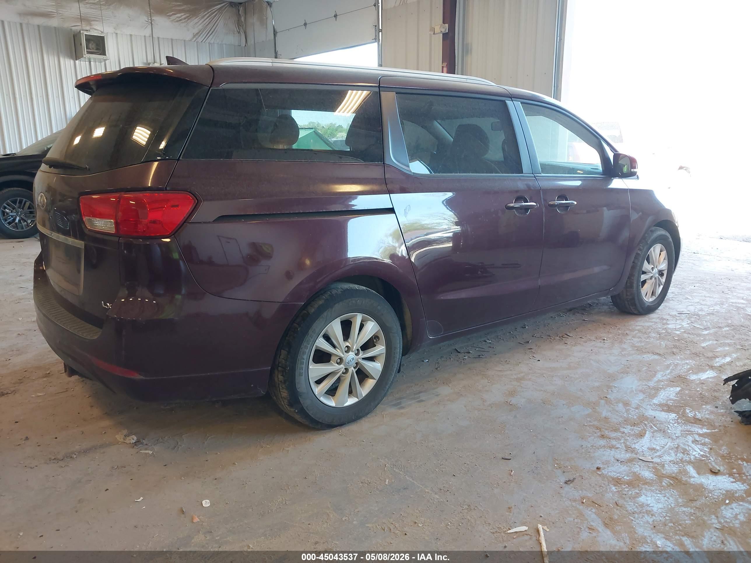 KIA SEDONA image 4