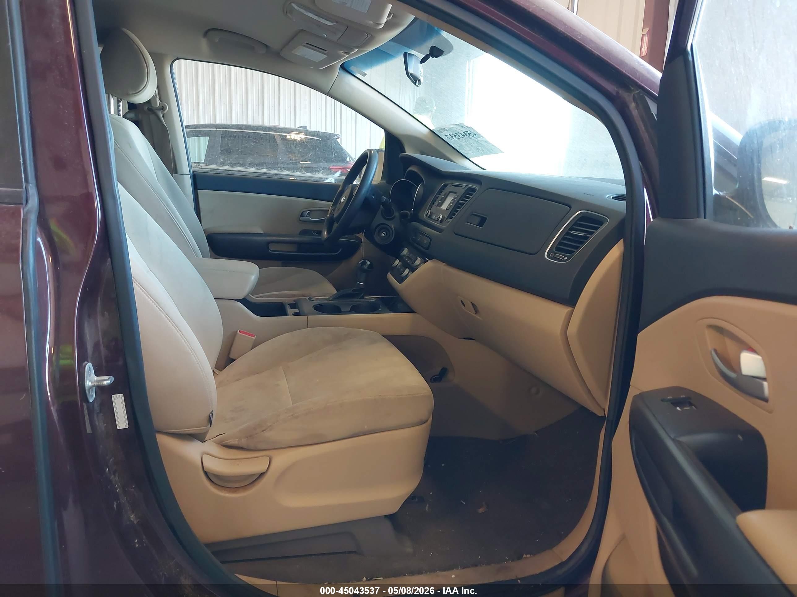 KIA SEDONA image 5