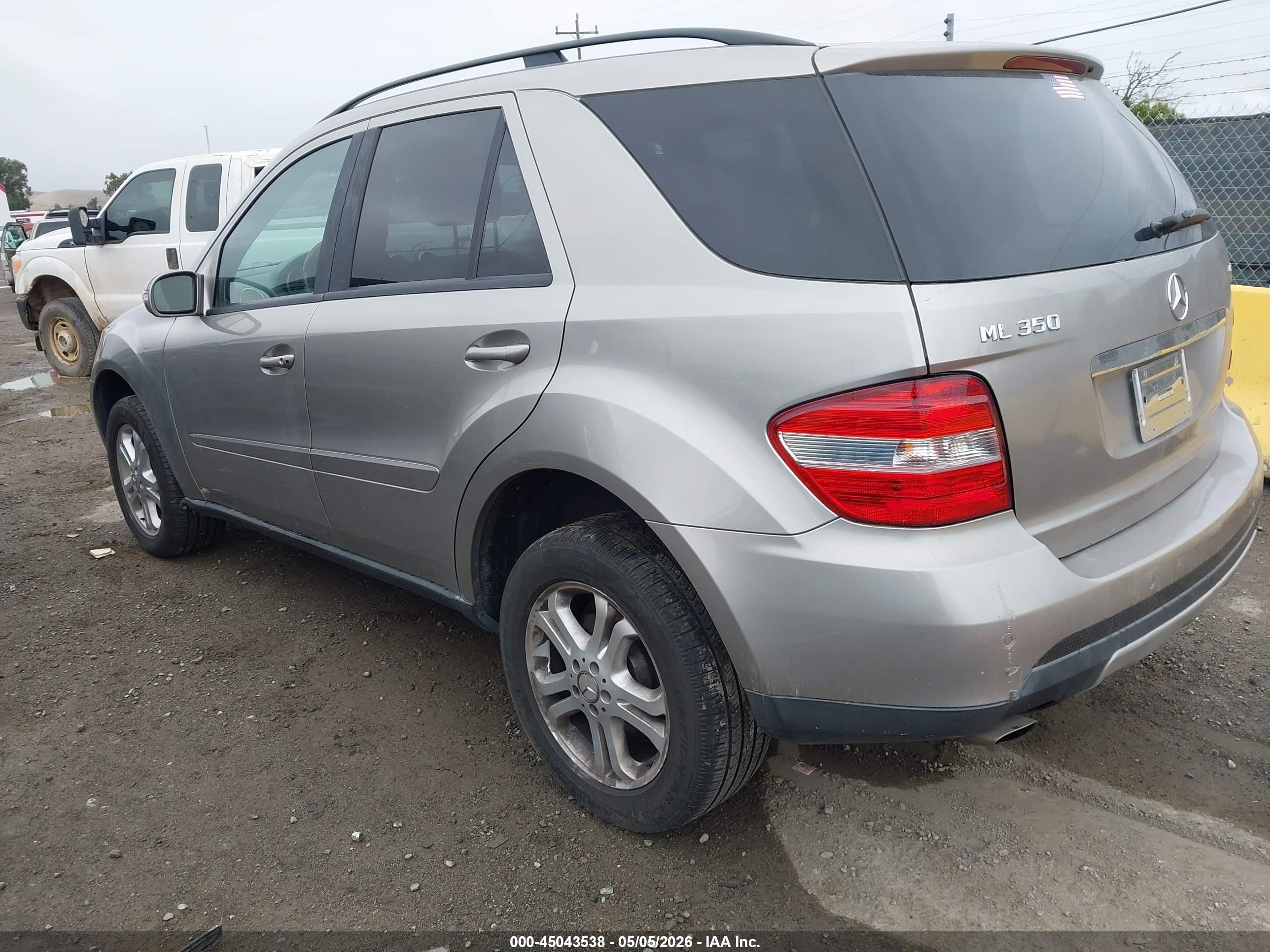 MERCEDES-BENZ ML image 3