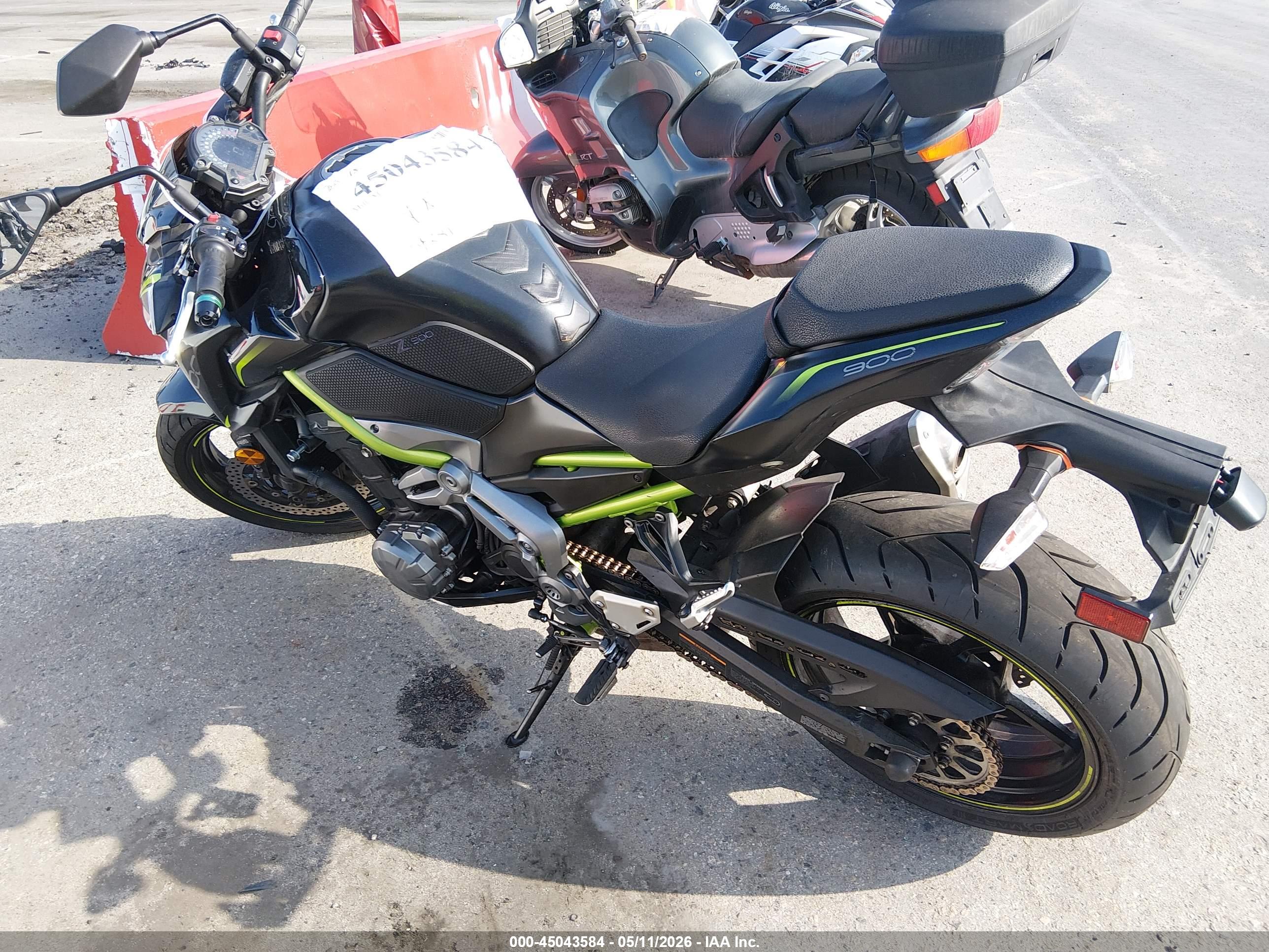 KAWASAKI ZR900 image 3