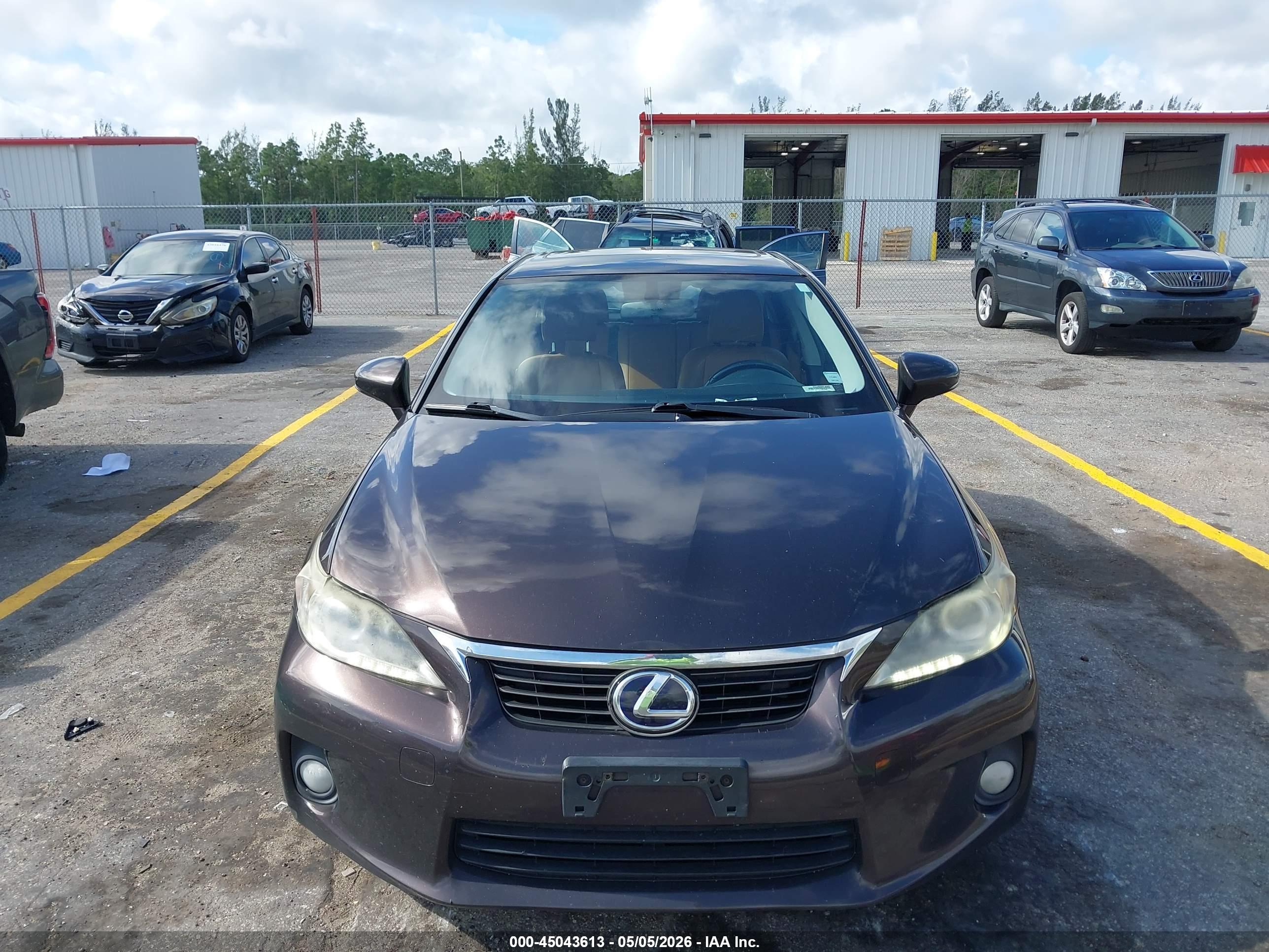 LEXUS CT image 6