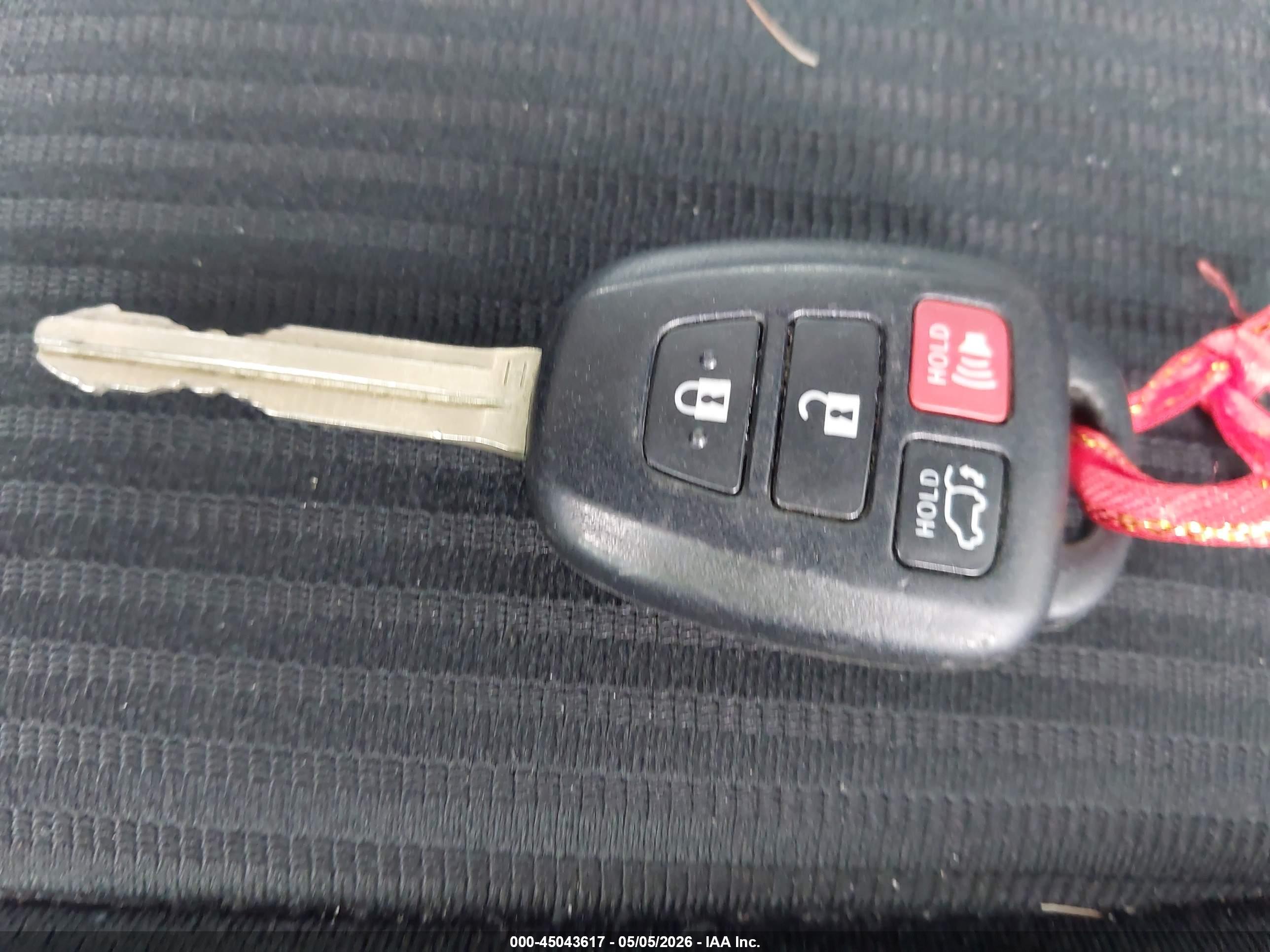 TOYOTA RAV4 image 11