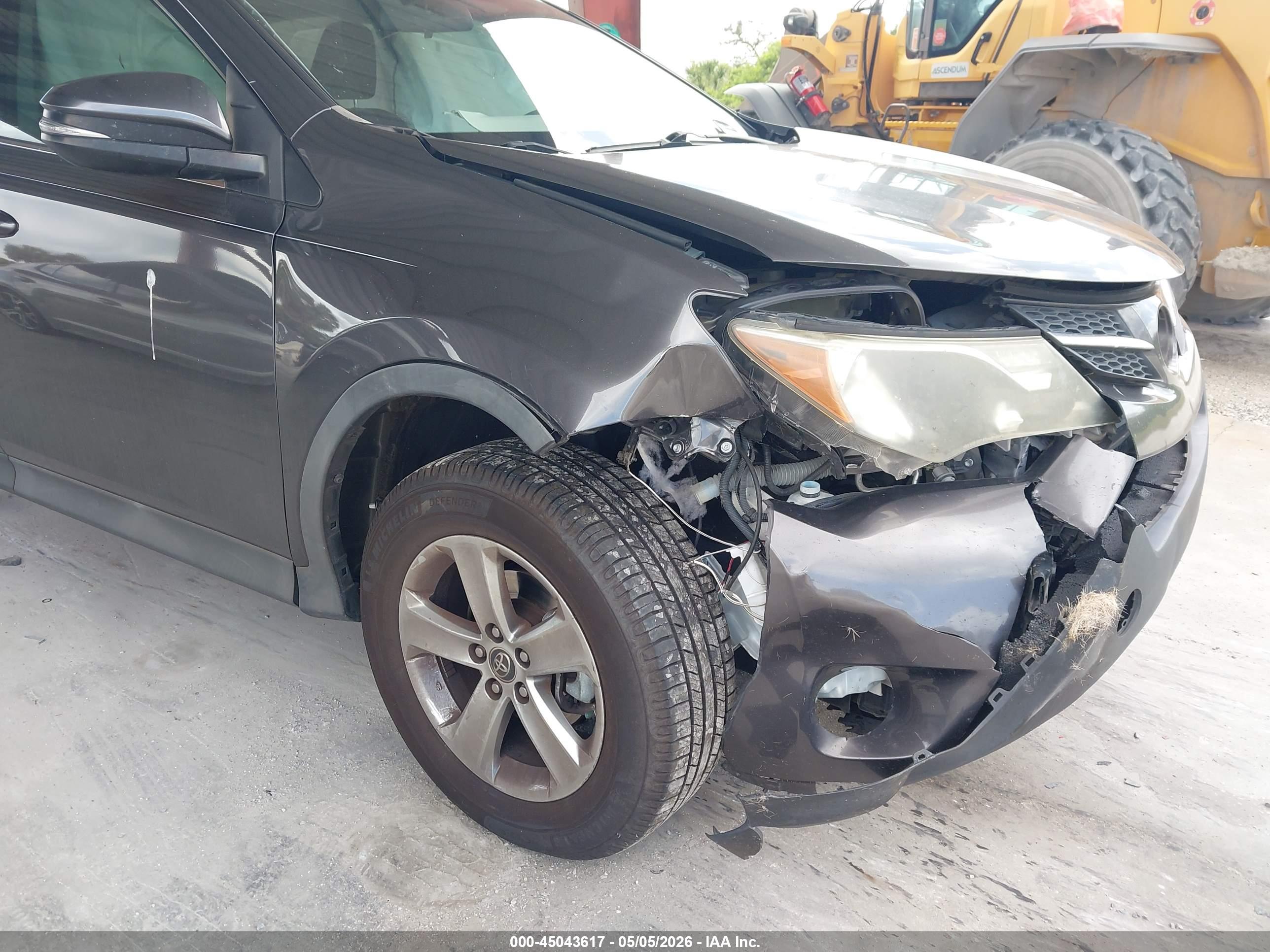 TOYOTA RAV4 image 6