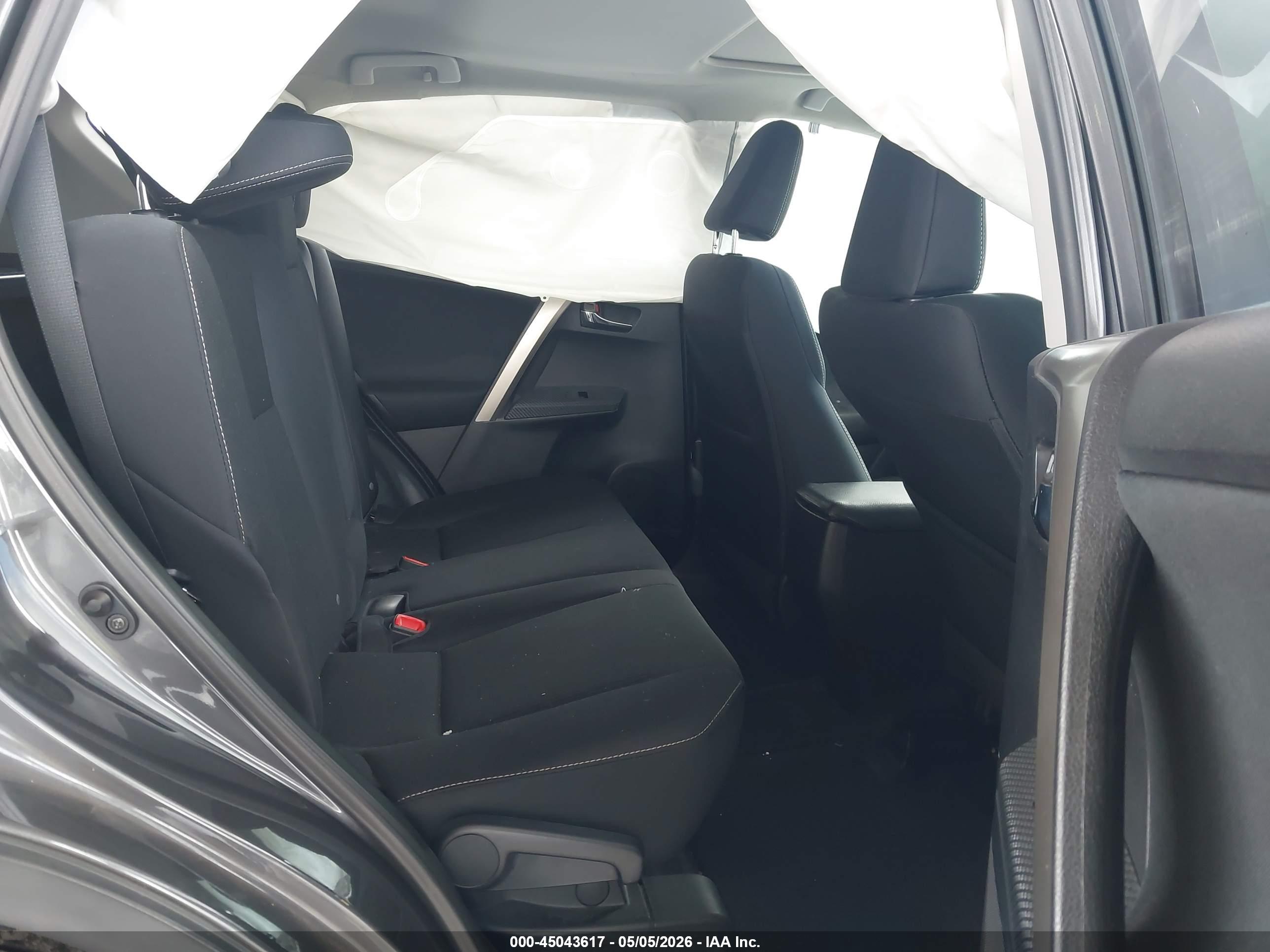 TOYOTA RAV4 image 8