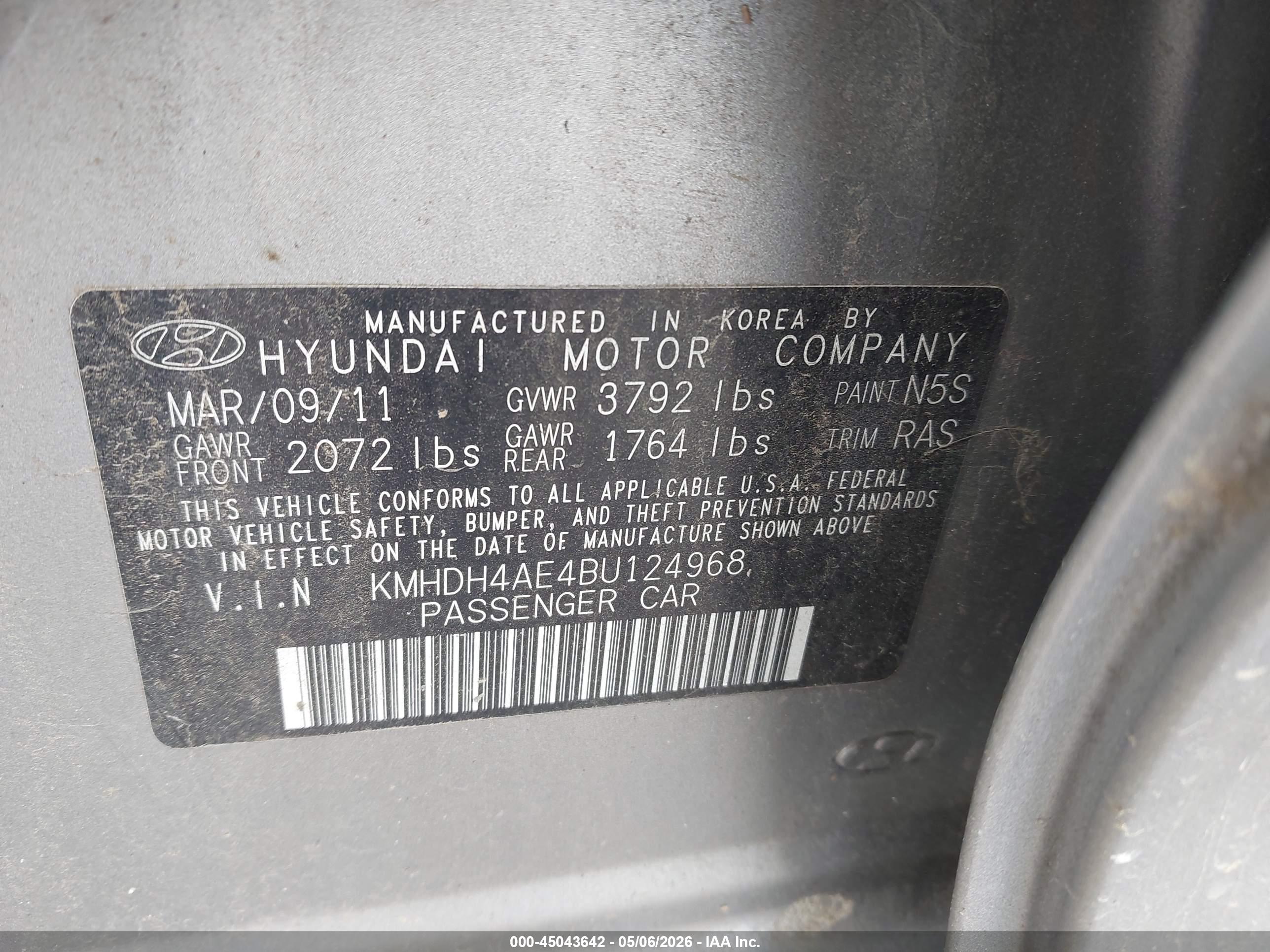 HYUNDAI ELANTRA image 9