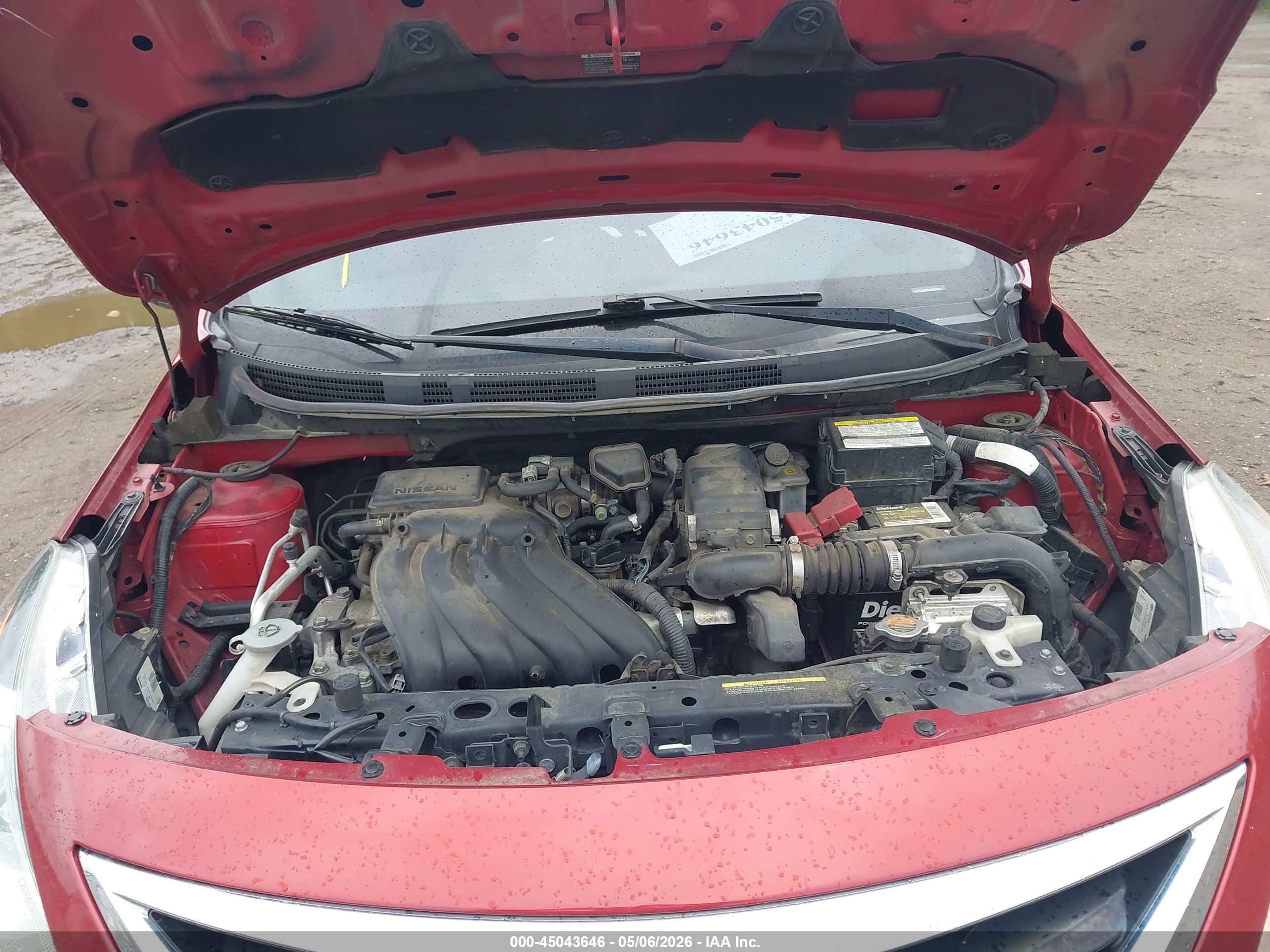 NISSAN VERSA image 10