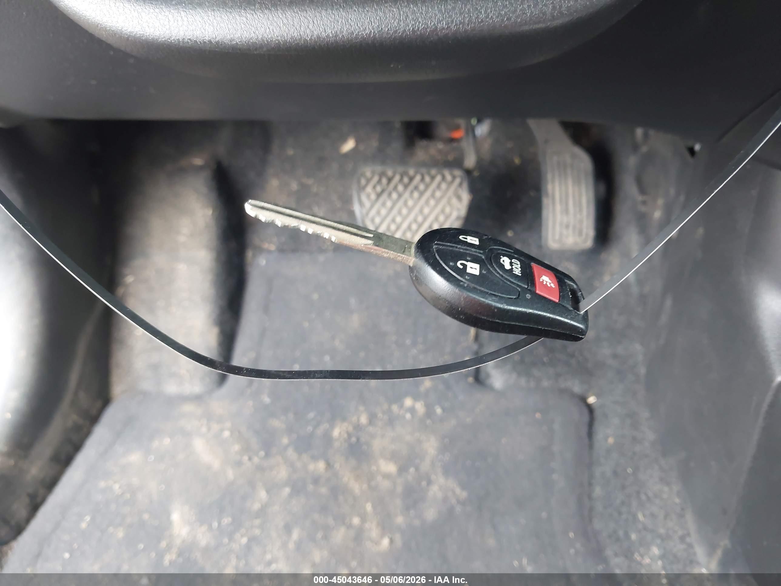 NISSAN VERSA image 11