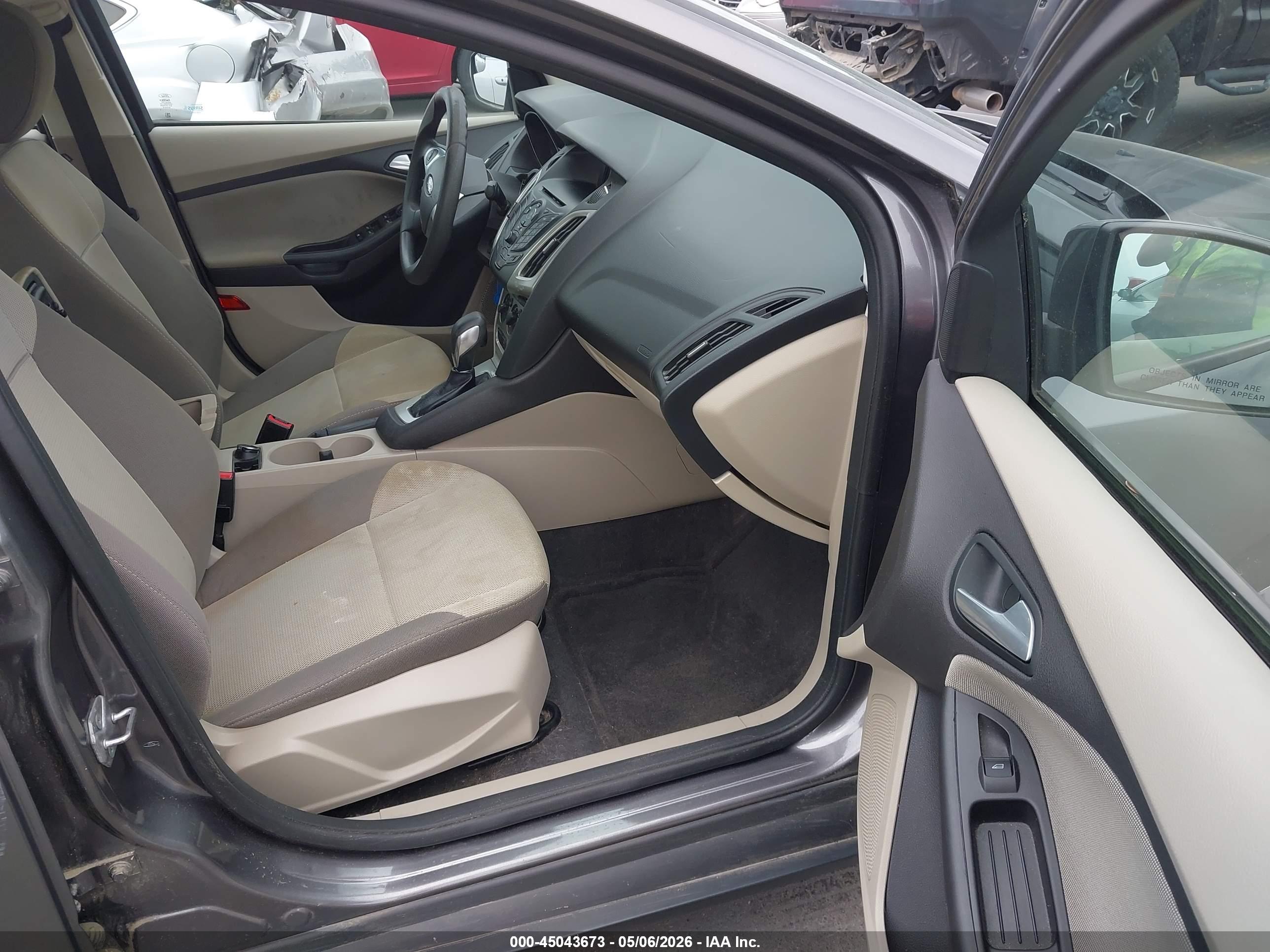 FORD FOCUS image 5
