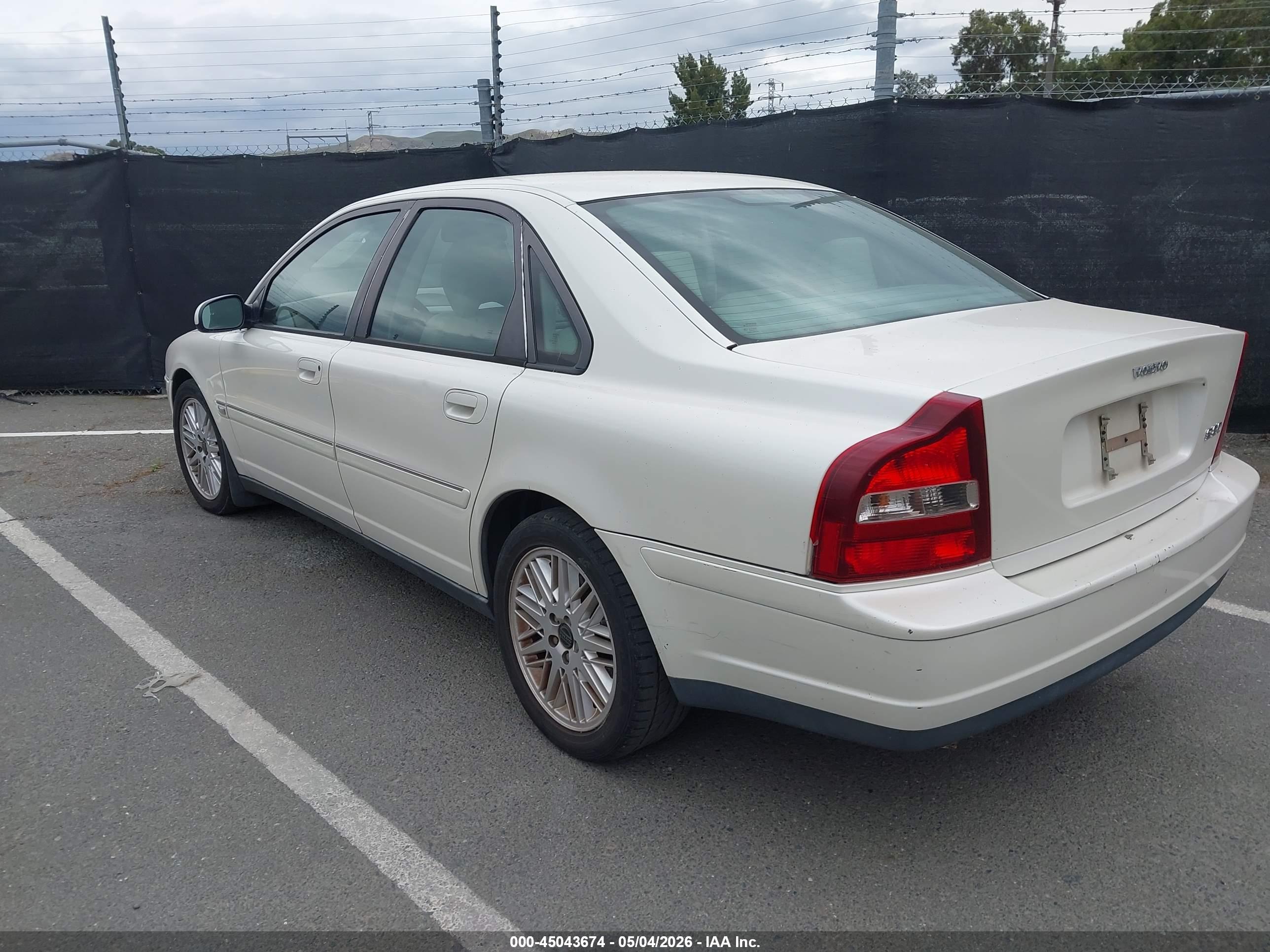 VOLVO S80 image 3