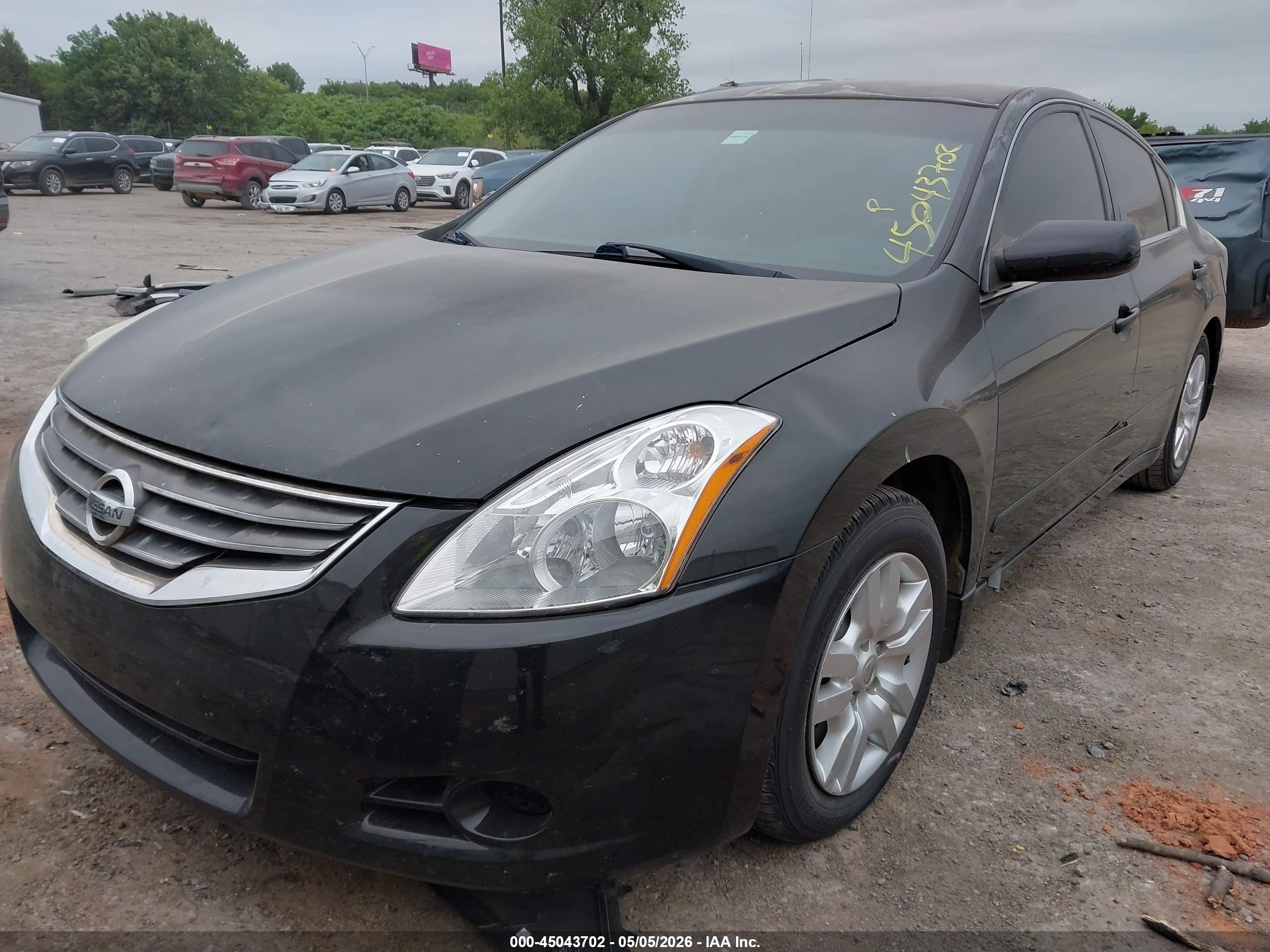 NISSAN ALTIMA image 2