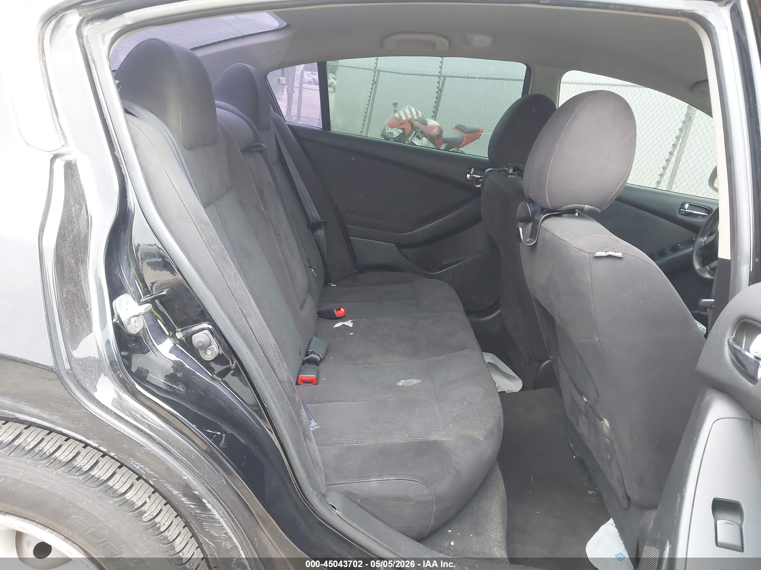 NISSAN ALTIMA image 8