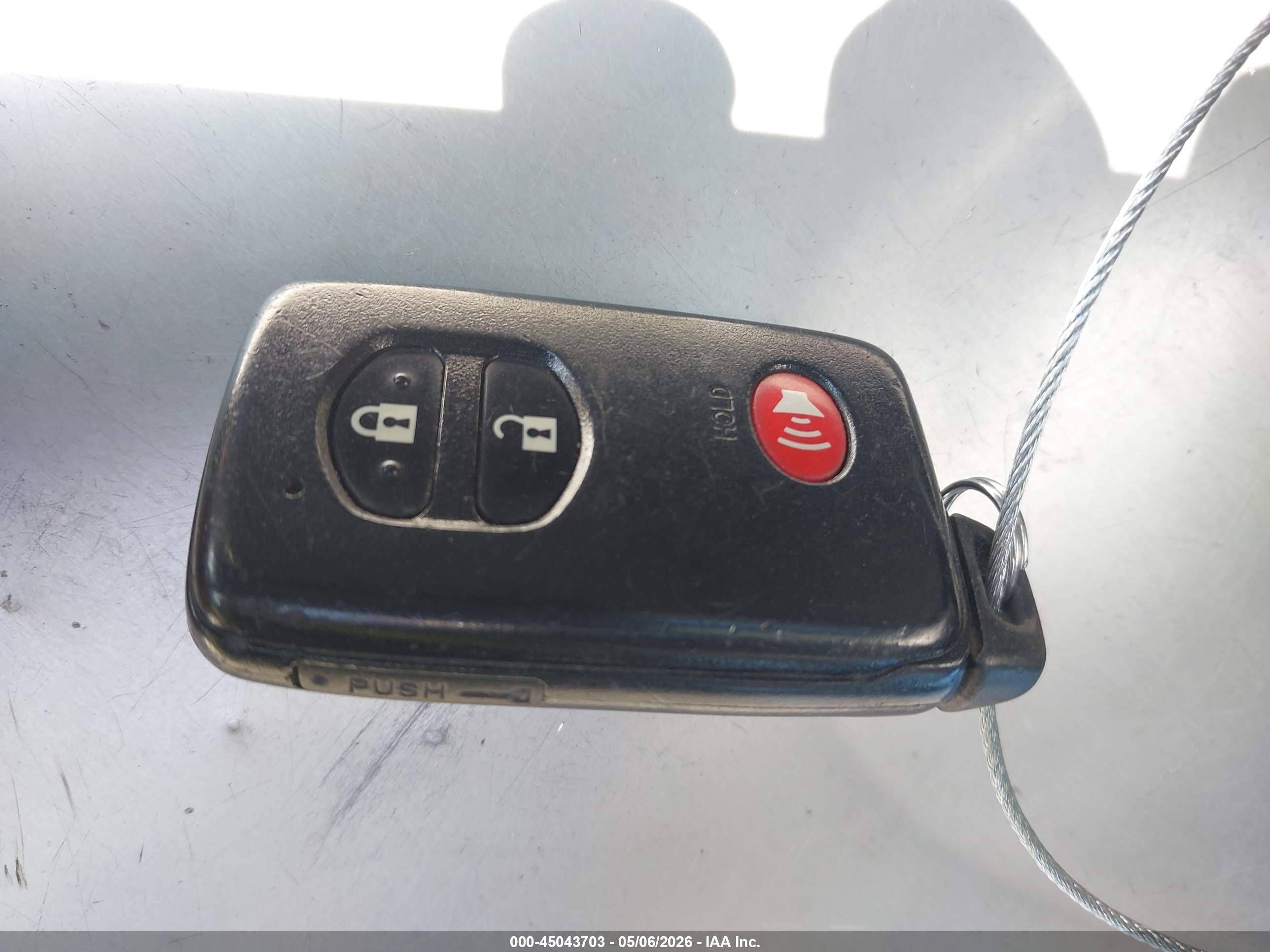 TOYOTA PRIUS image 11