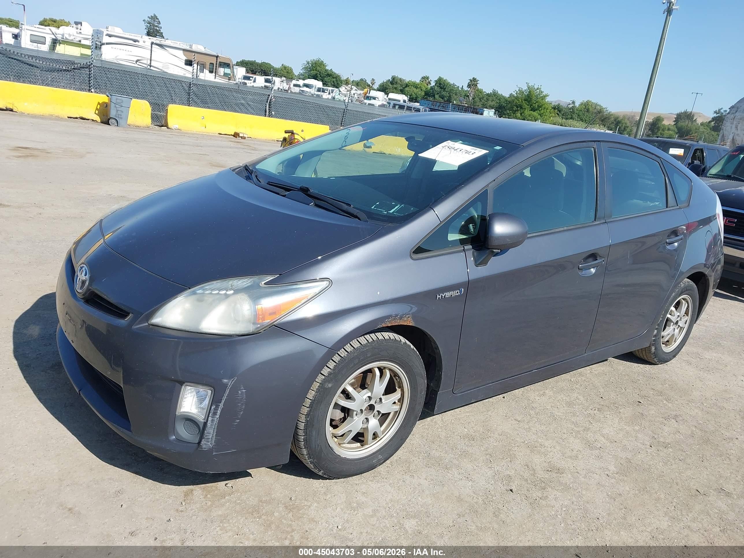 TOYOTA PRIUS image 2
