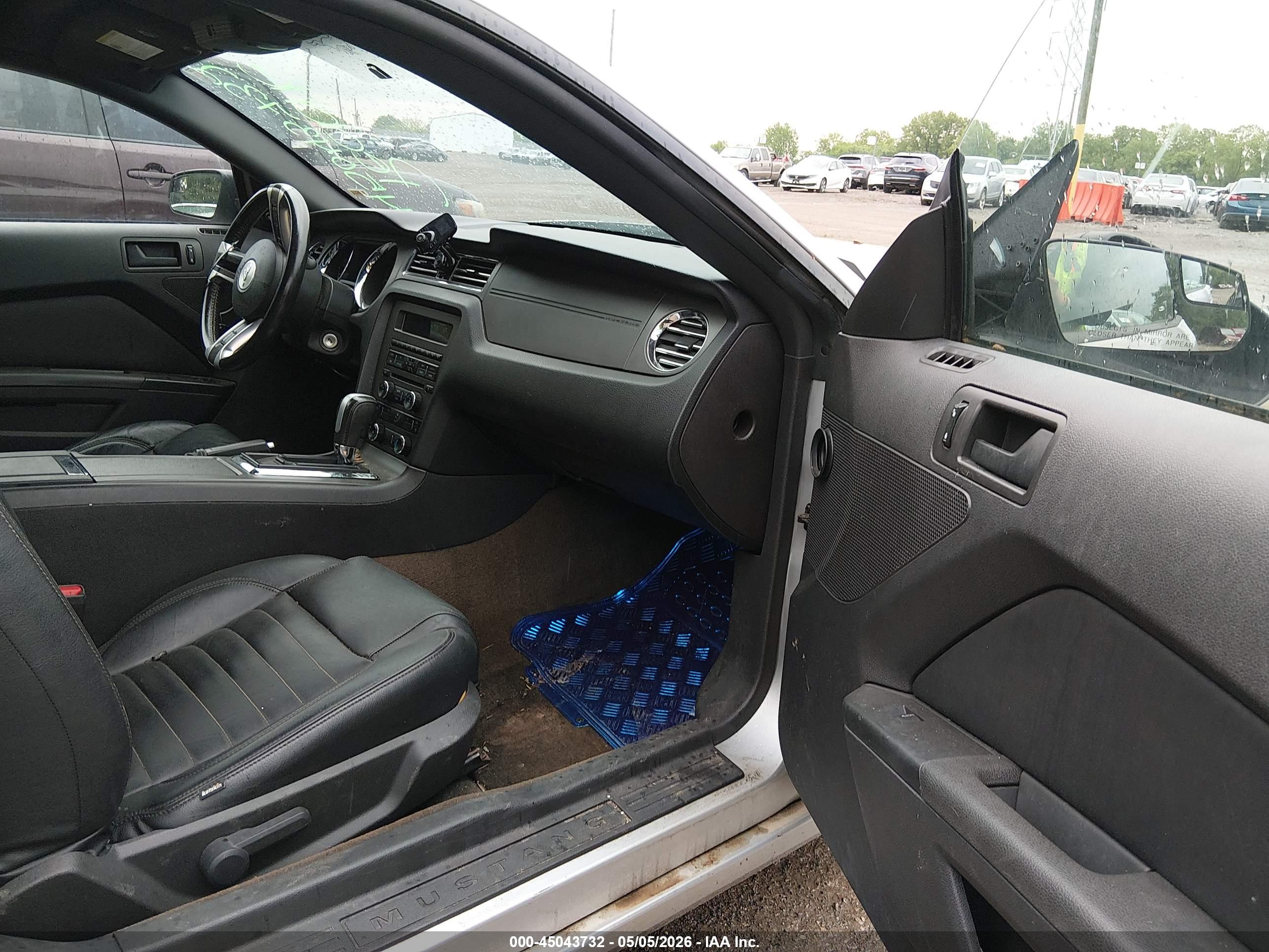 FORD MUSTANG image 5