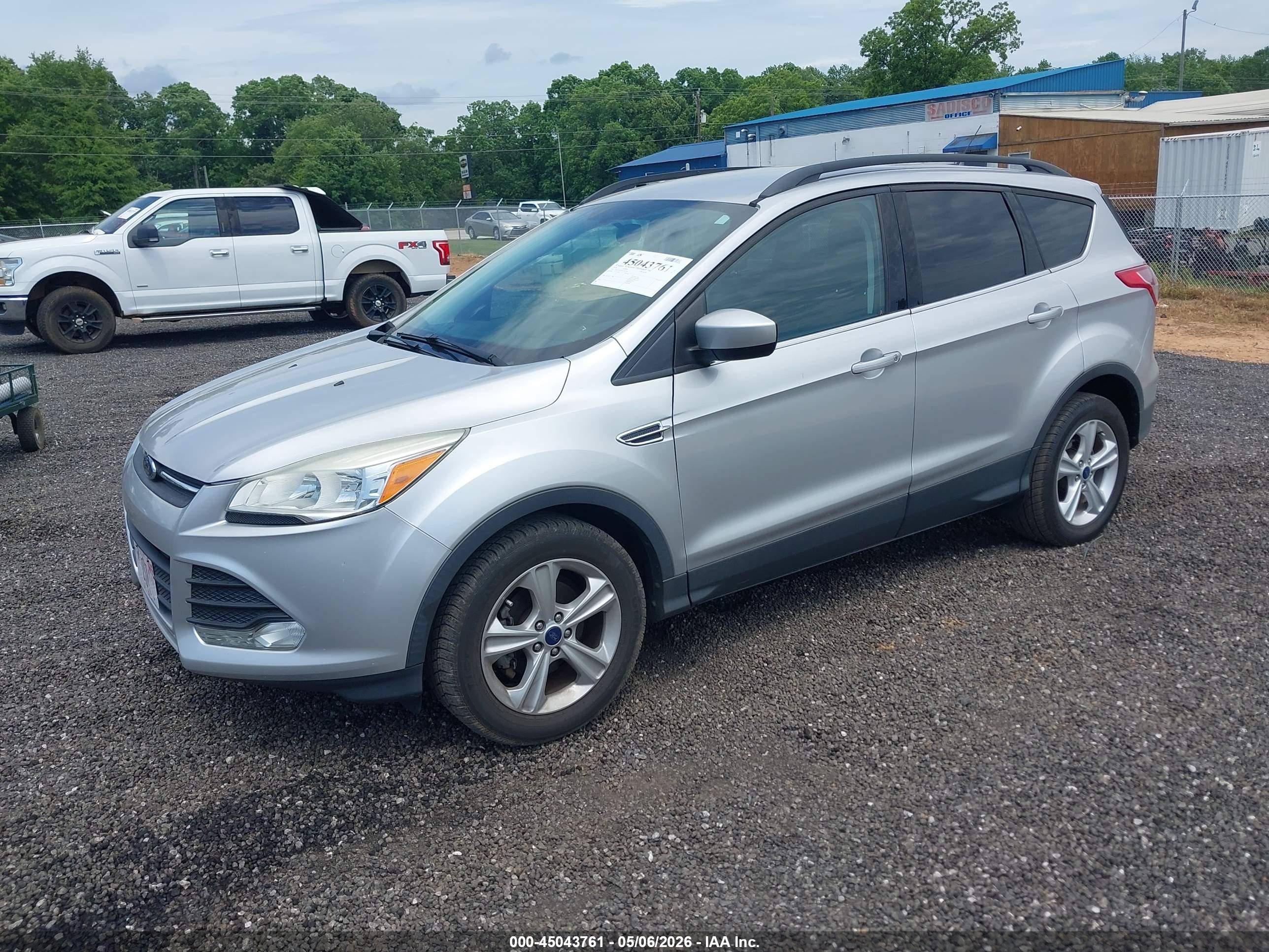 FORD ESCAPE image 2