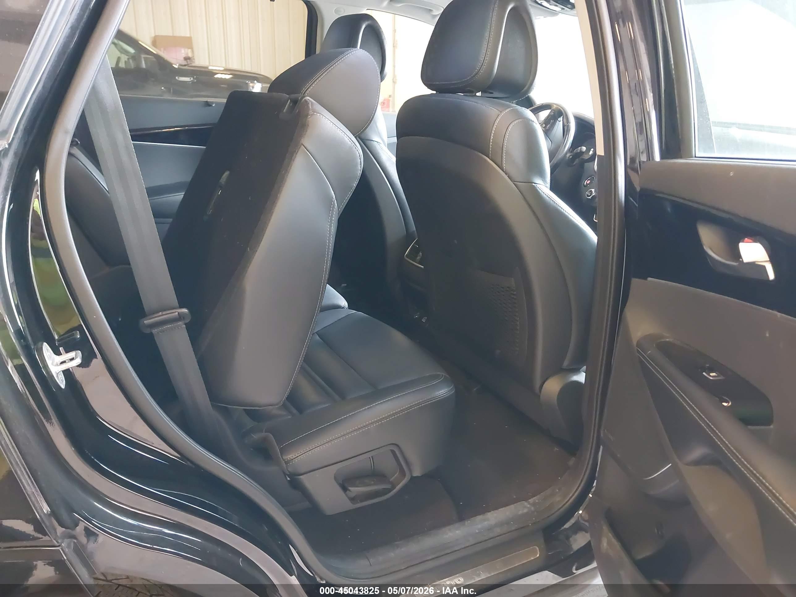KIA SORENTO image 8