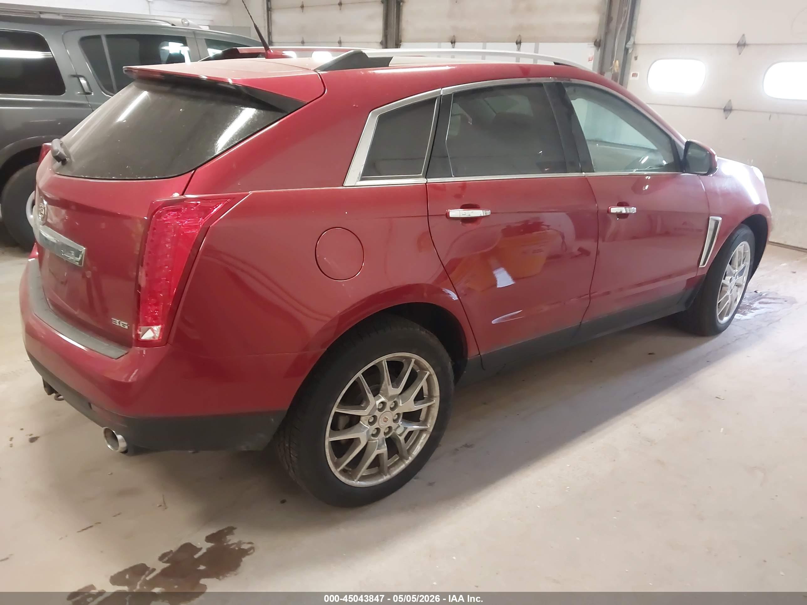 CADILLAC SRX image 4