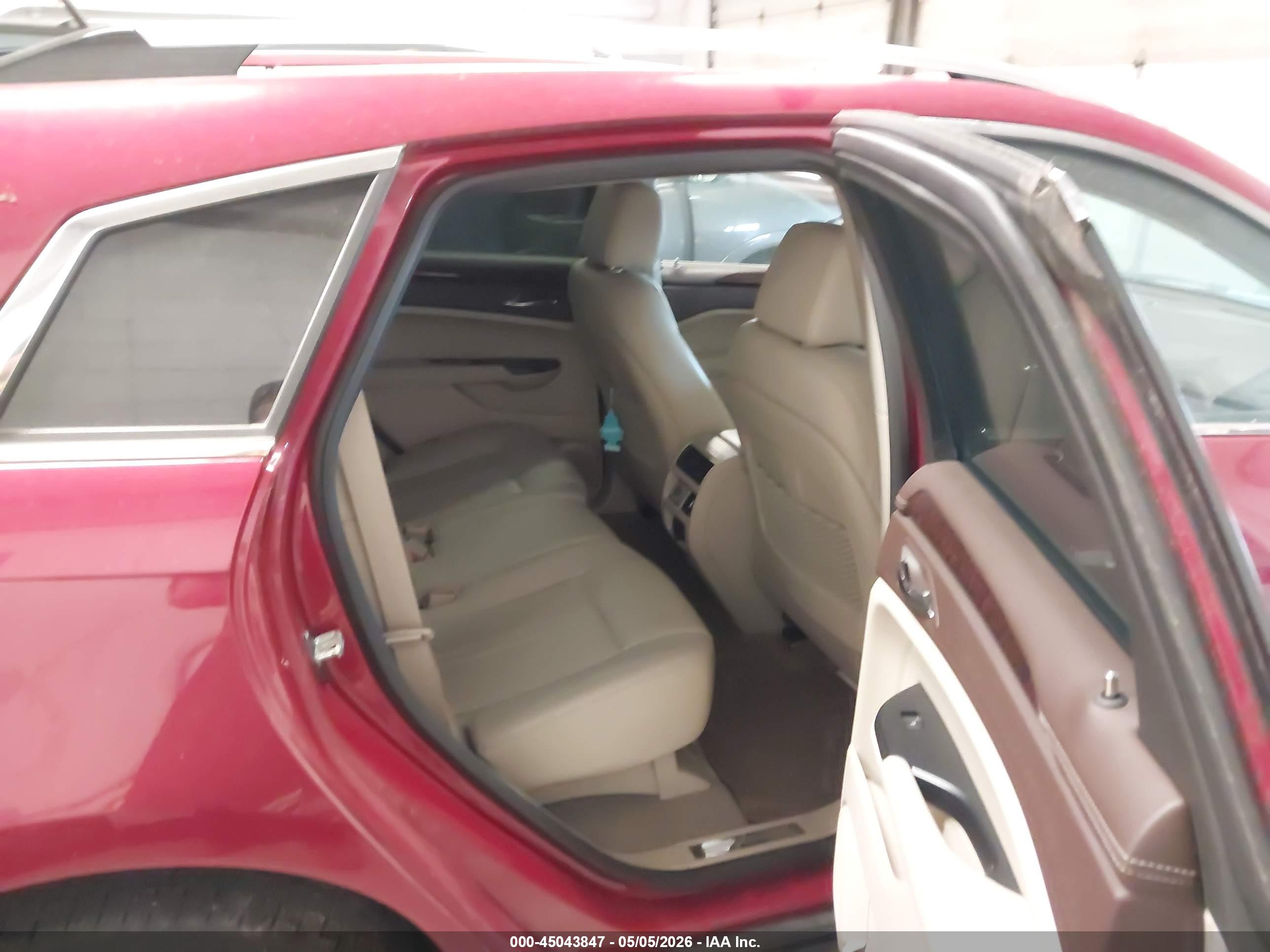 CADILLAC SRX image 8