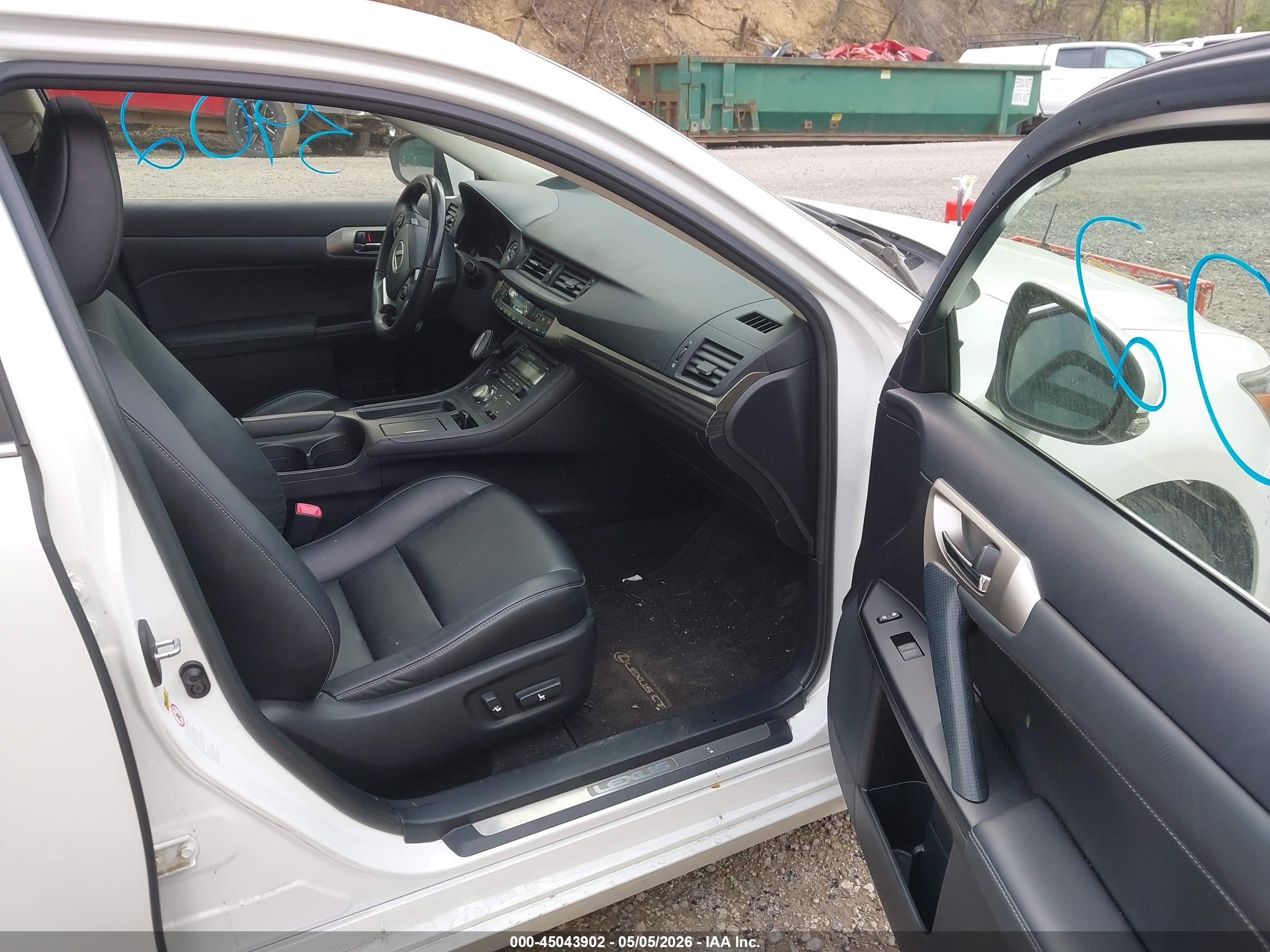 LEXUS CT image 5