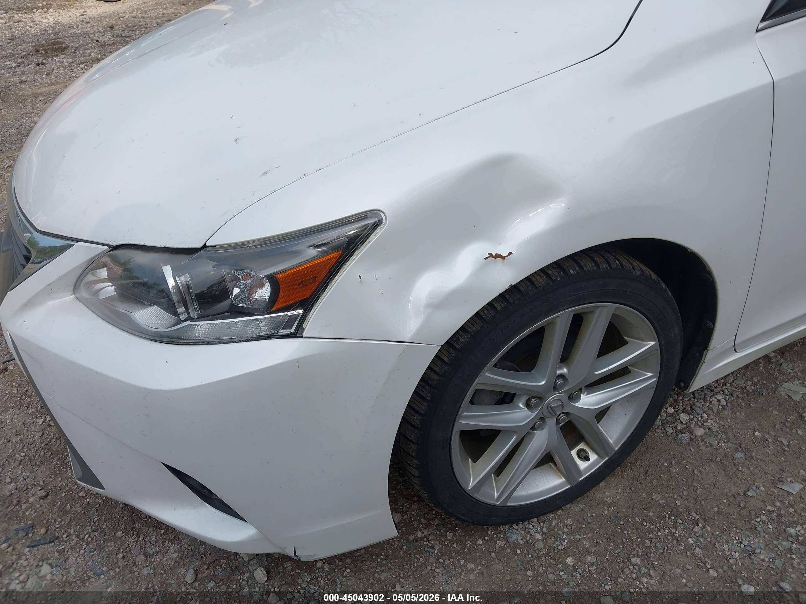 LEXUS CT image 6