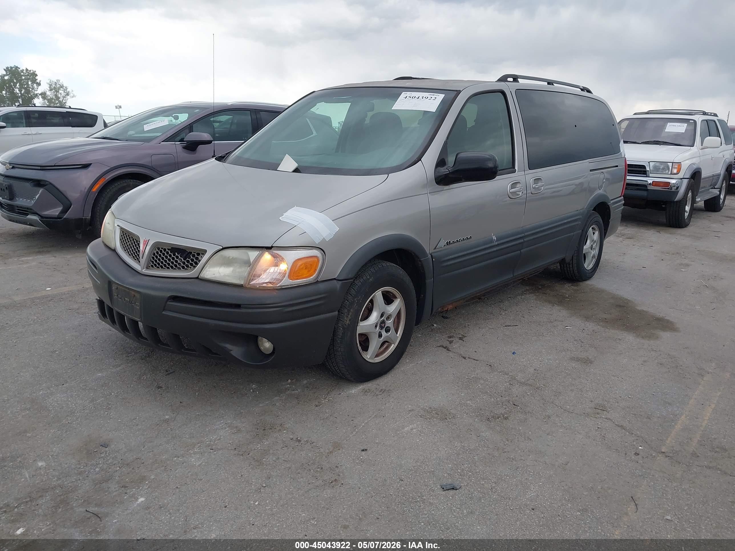 PONTIAC MONTANA image 2
