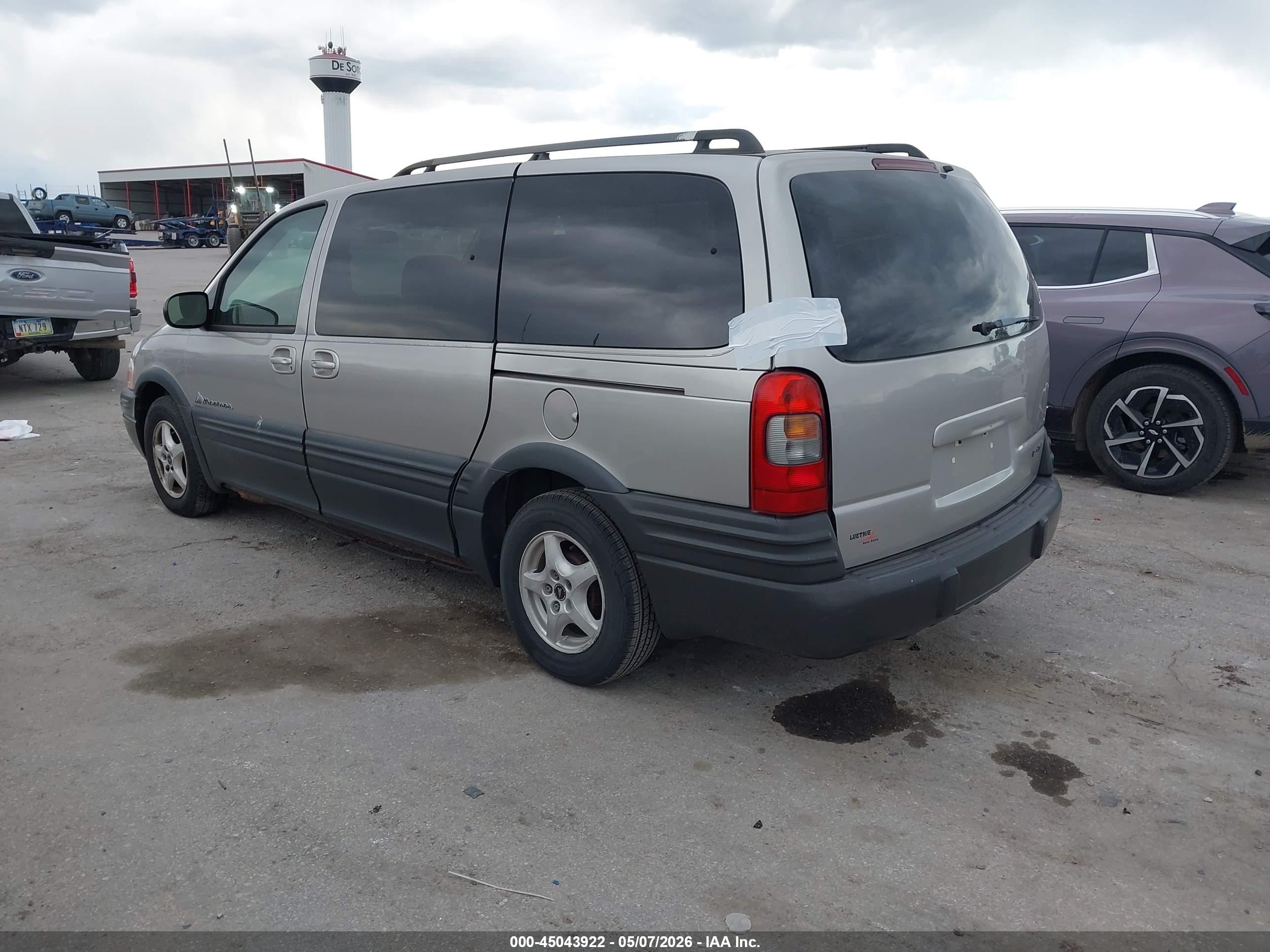 PONTIAC MONTANA image 3