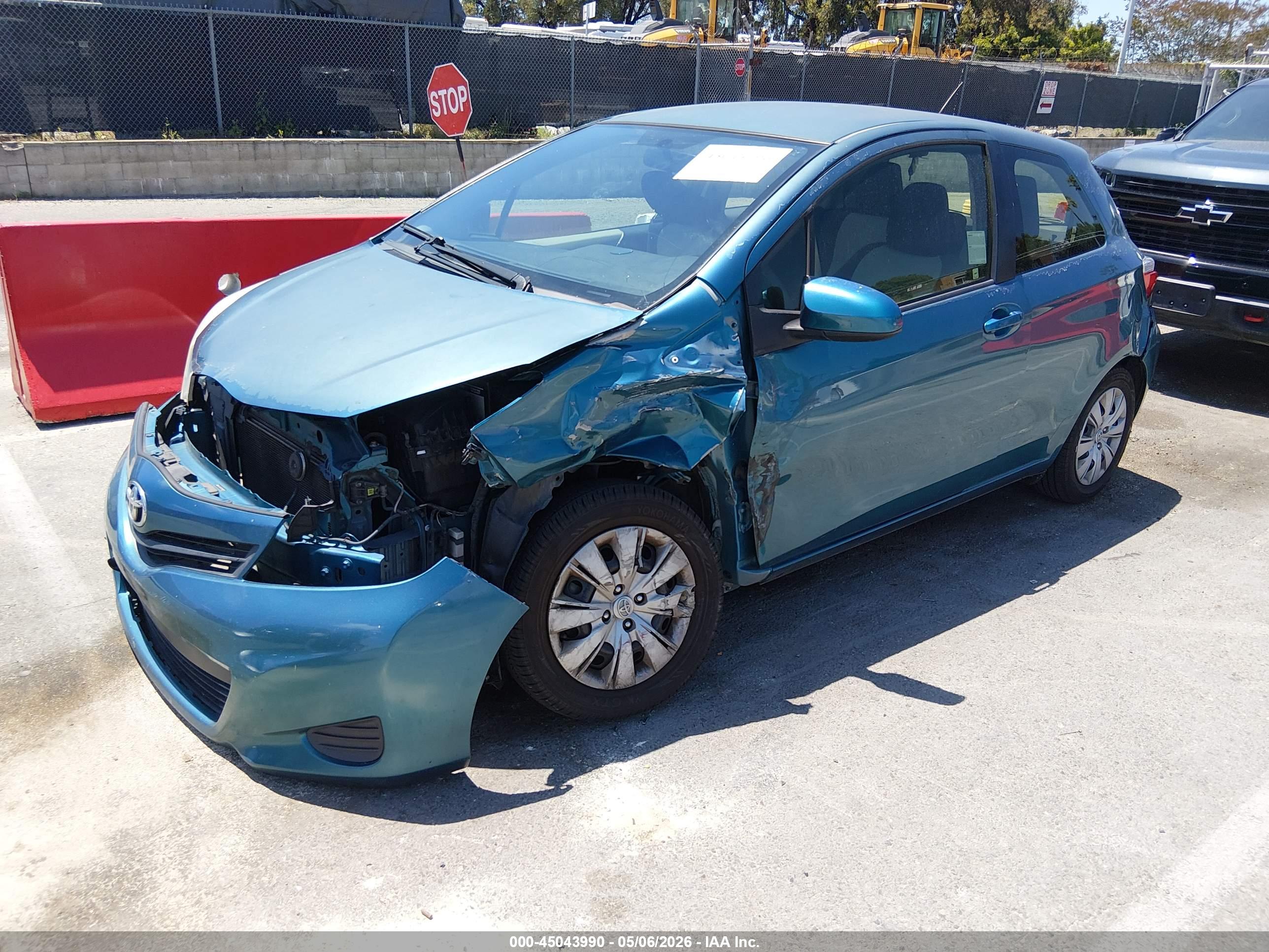 TOYOTA YARIS image 2