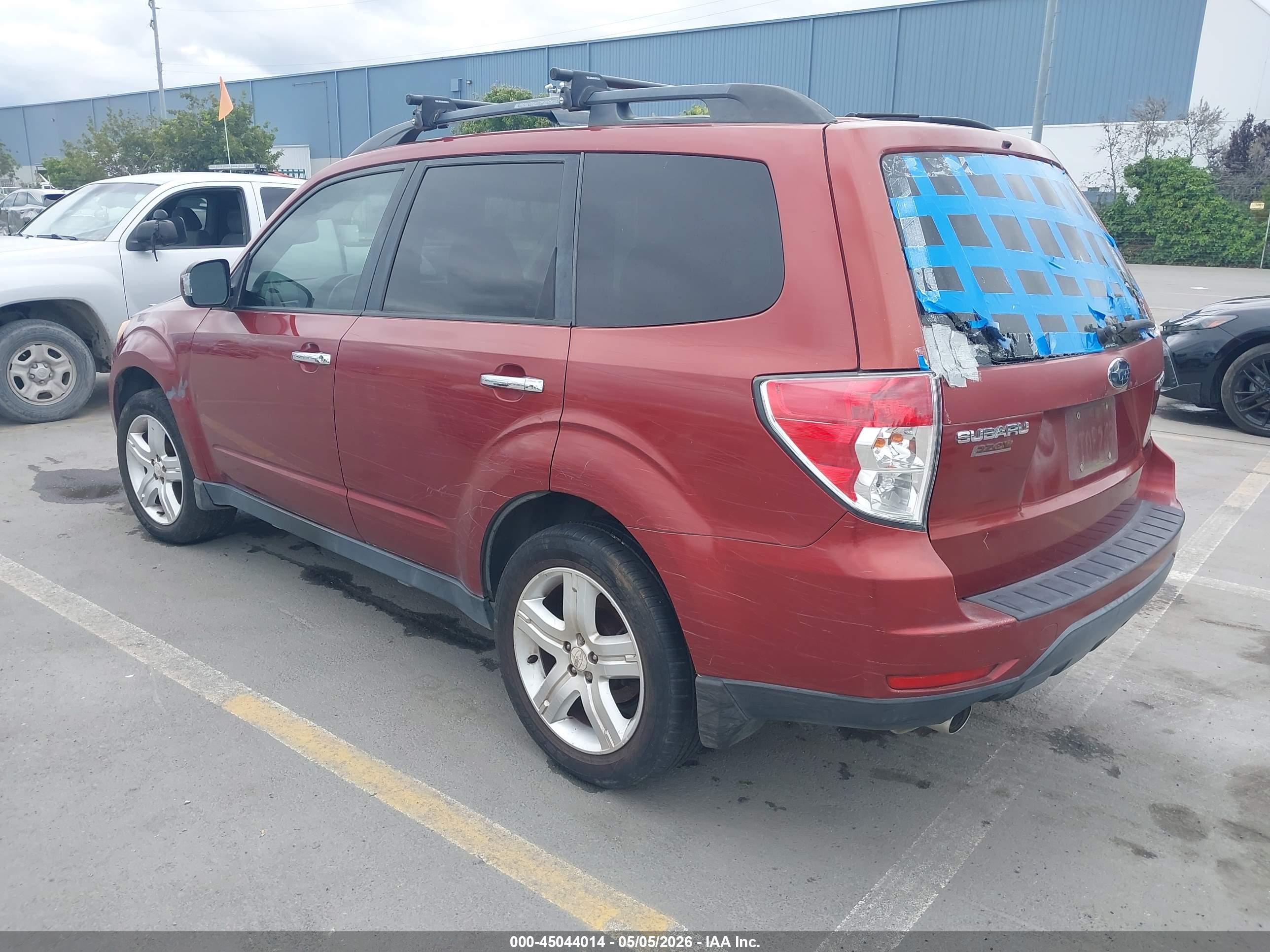 SUBARU FORESTER image 3
