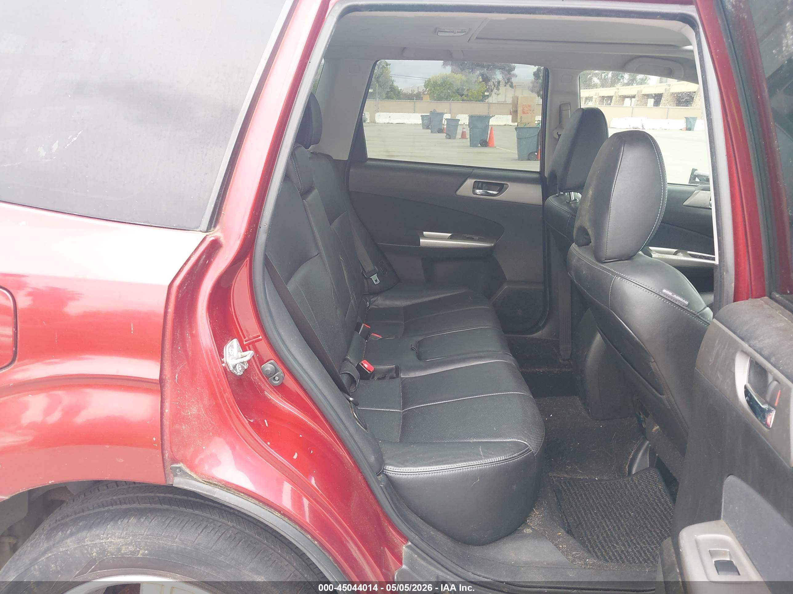 SUBARU FORESTER image 8