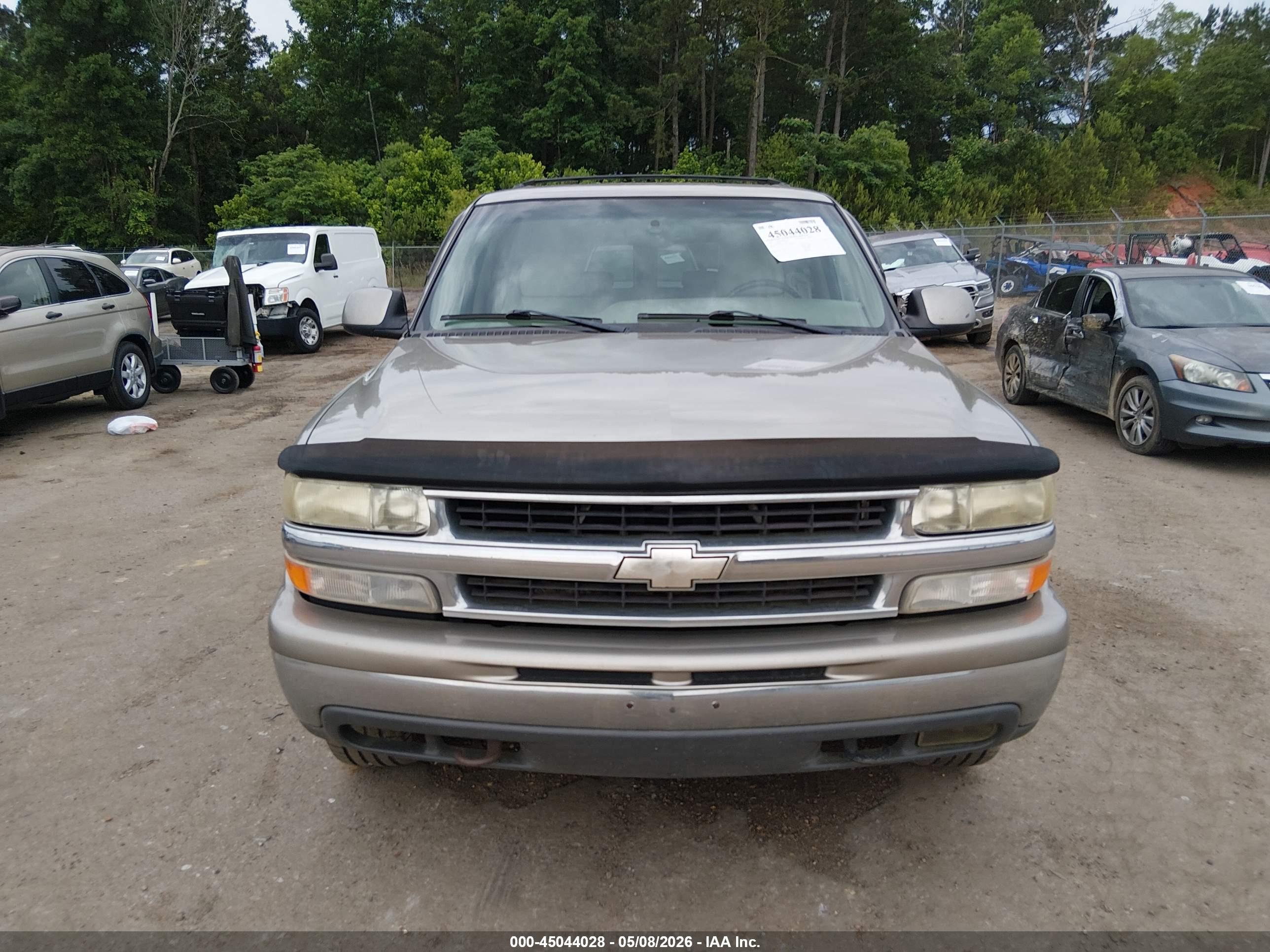 CHEVROLET SUBURBAN image 6